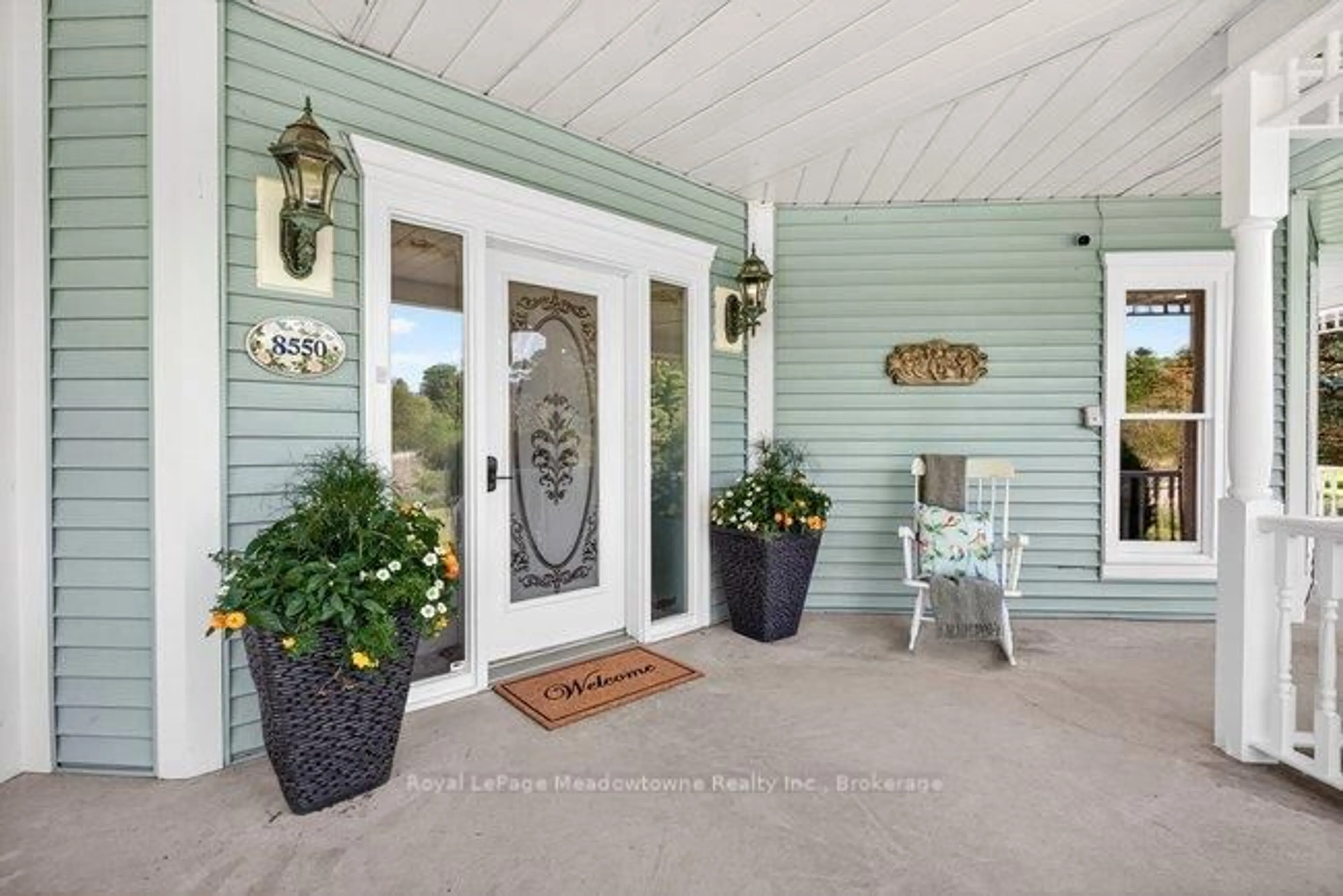 Indoor entryway for 8550 Appleby Line, Milton Ontario L0P 1B0