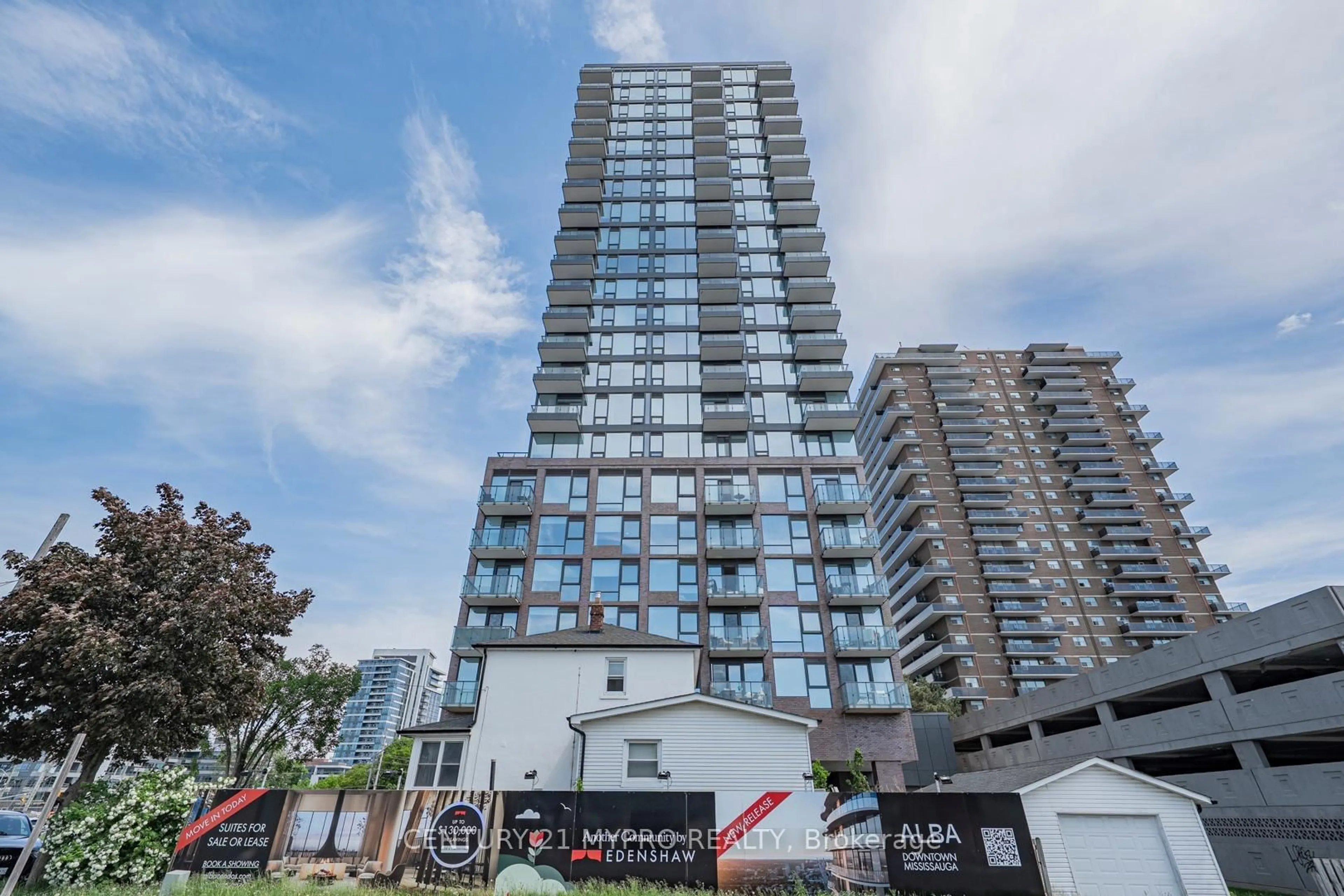 Unknown for 28 Ann St #520, Mississauga Ontario L5G 0E1