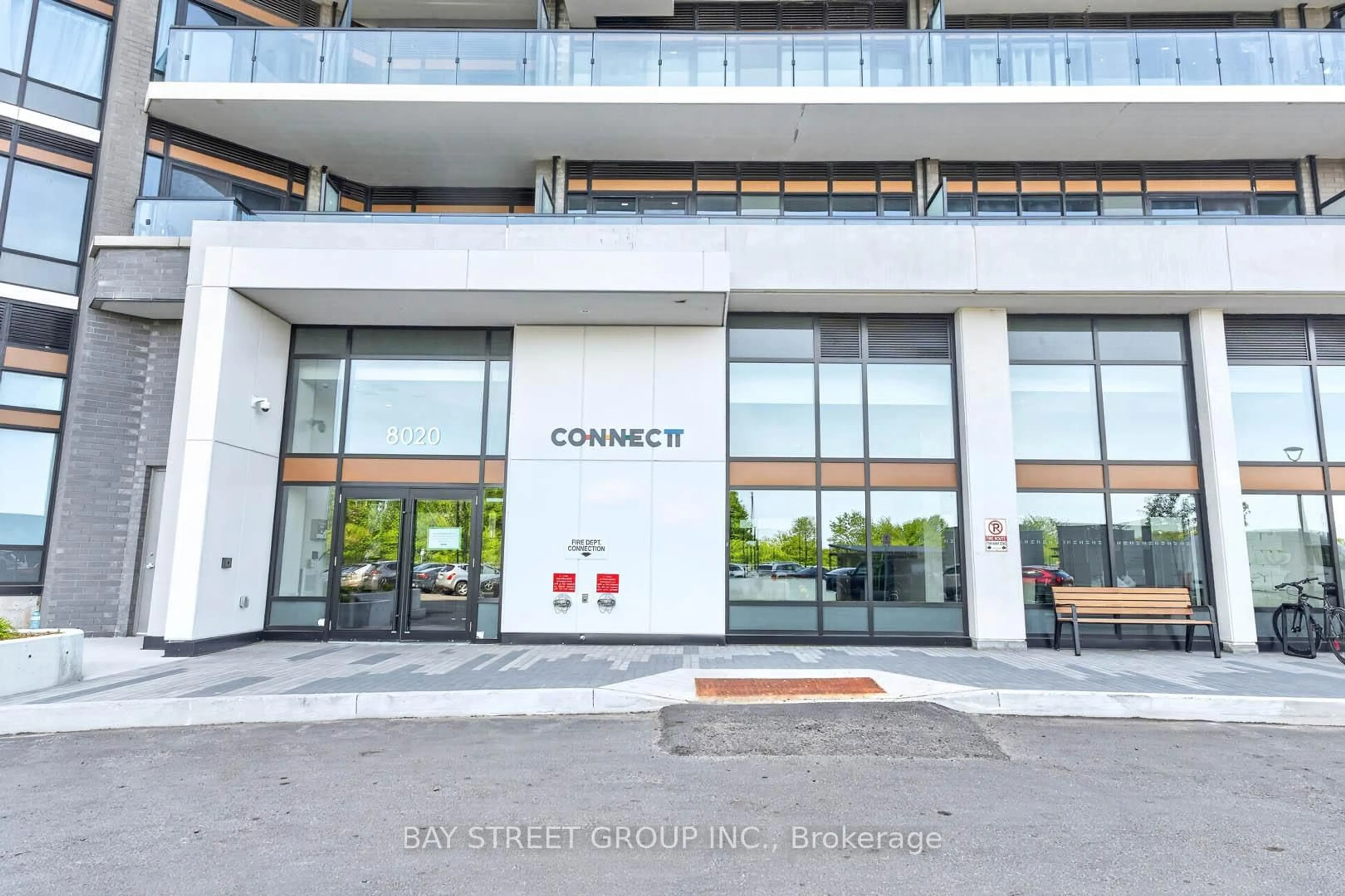 Indoor foyer for 8020 Derry Rd #1204, Milton Ontario L9T 9N7
