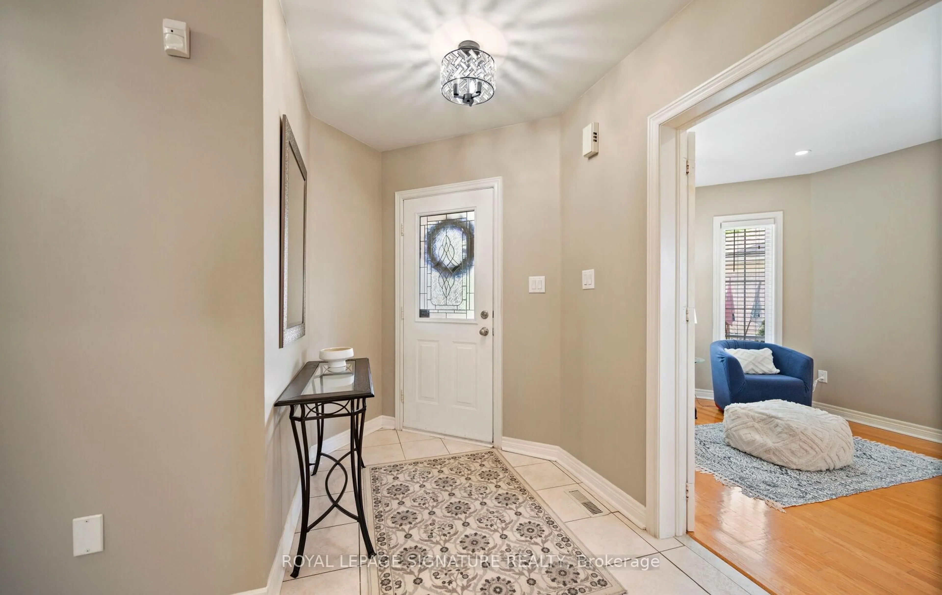 Indoor entryway for 23 Mount McKinley Lane, Brampton Ontario L5R 2C2
