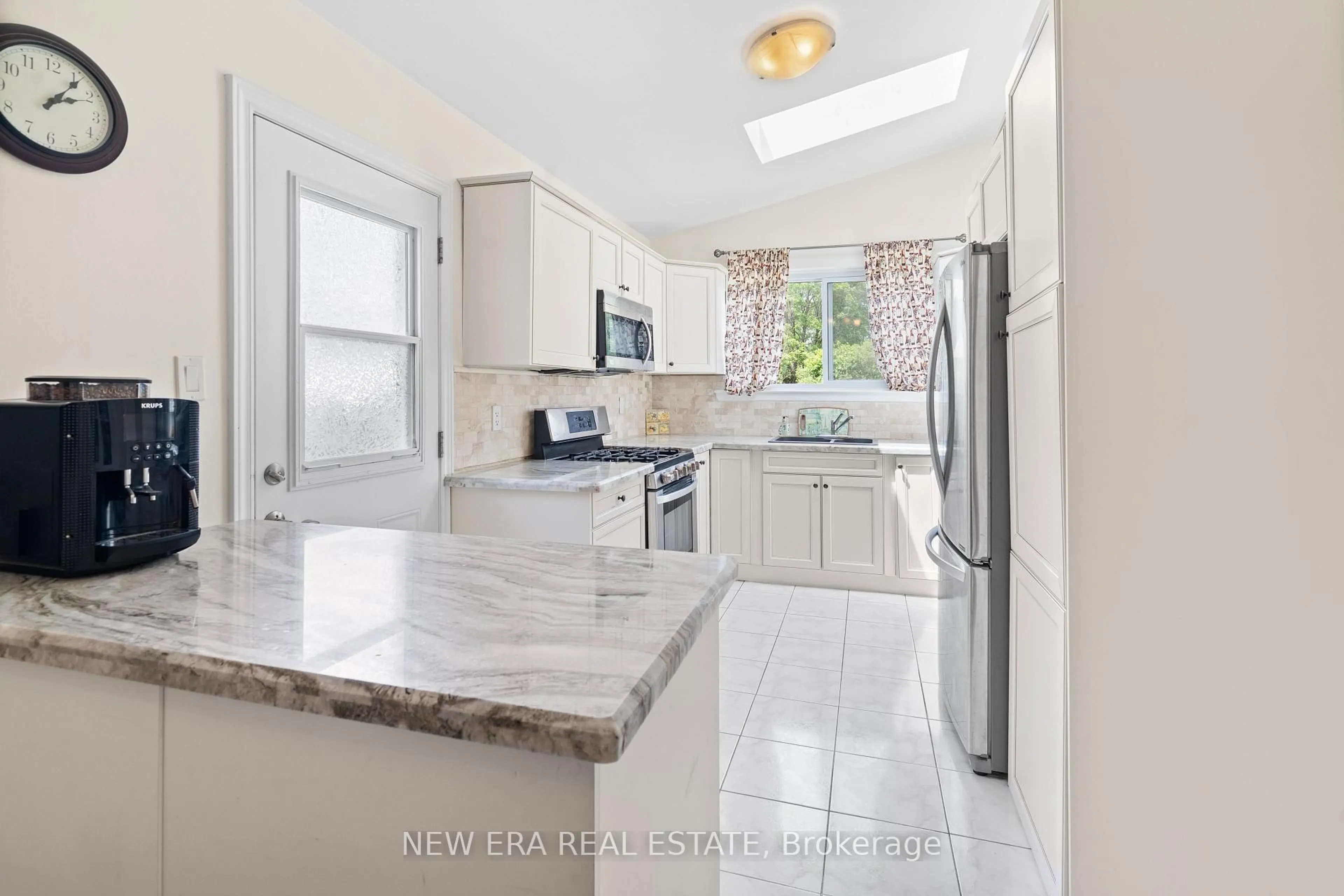 Unknown for 2598 Chalkwell Clse, Mississauga Ontario L5J 2B9