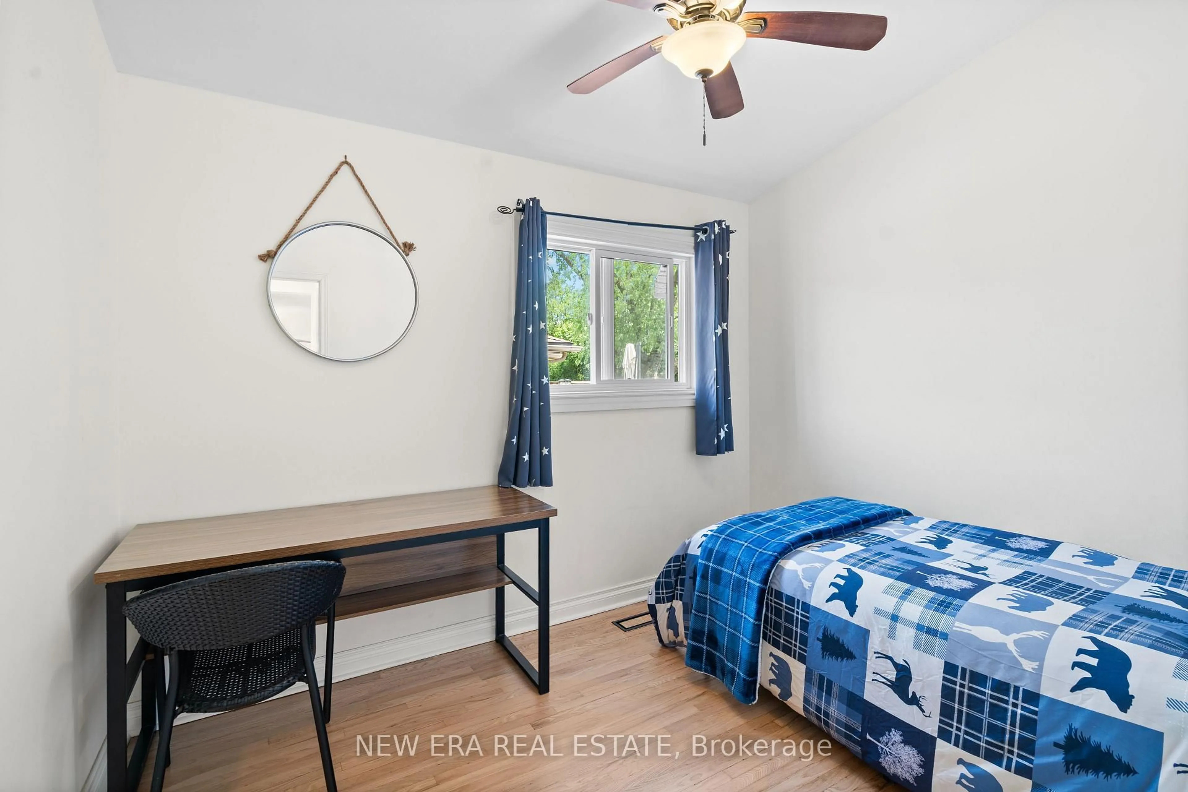 A pic of a room for 2598 Chalkwell Clse, Mississauga Ontario L5J 2B9