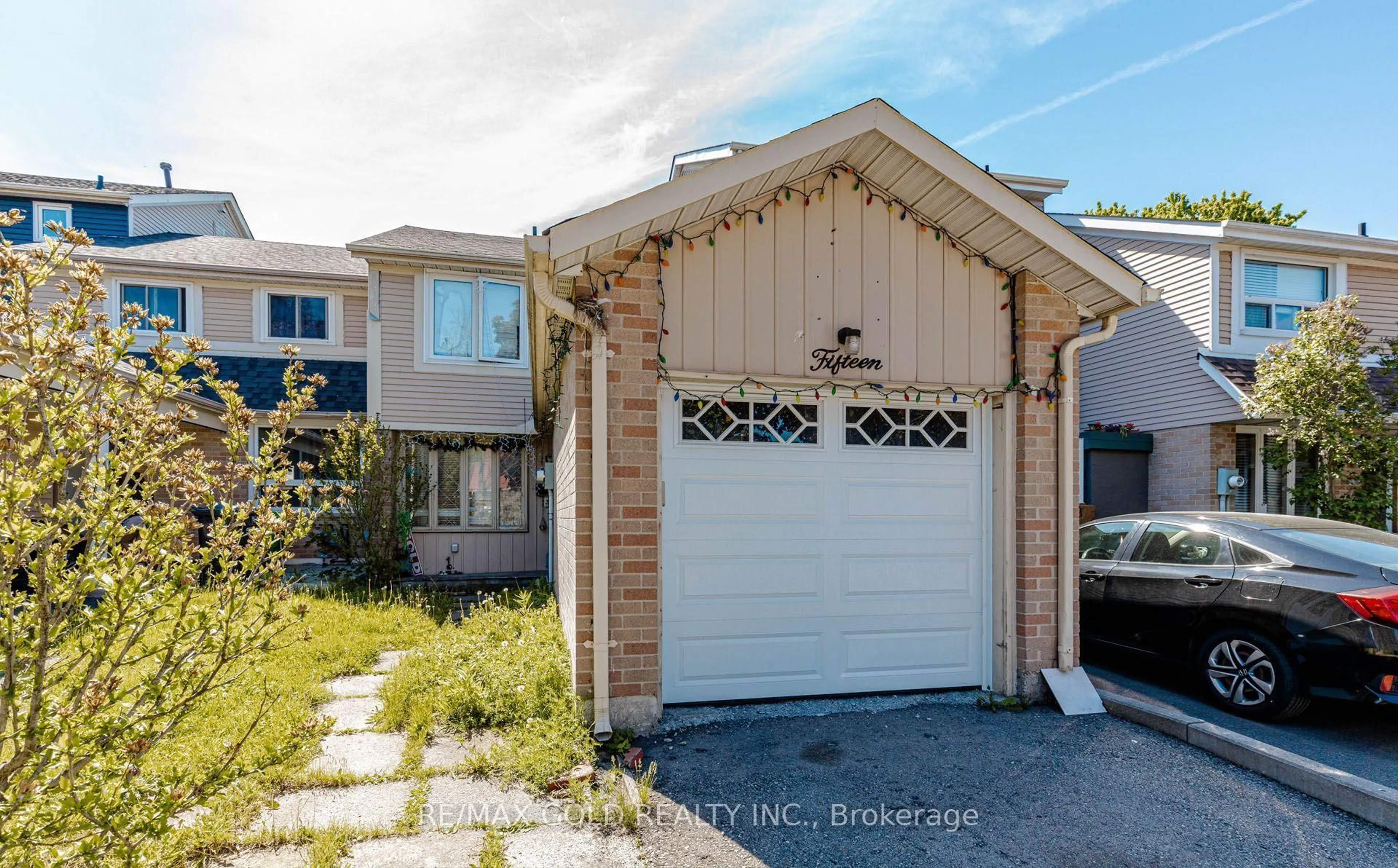 Home with brick exterior material, street for 15 Courtleigh Sq, Brampton Ontario L6Z 1J2