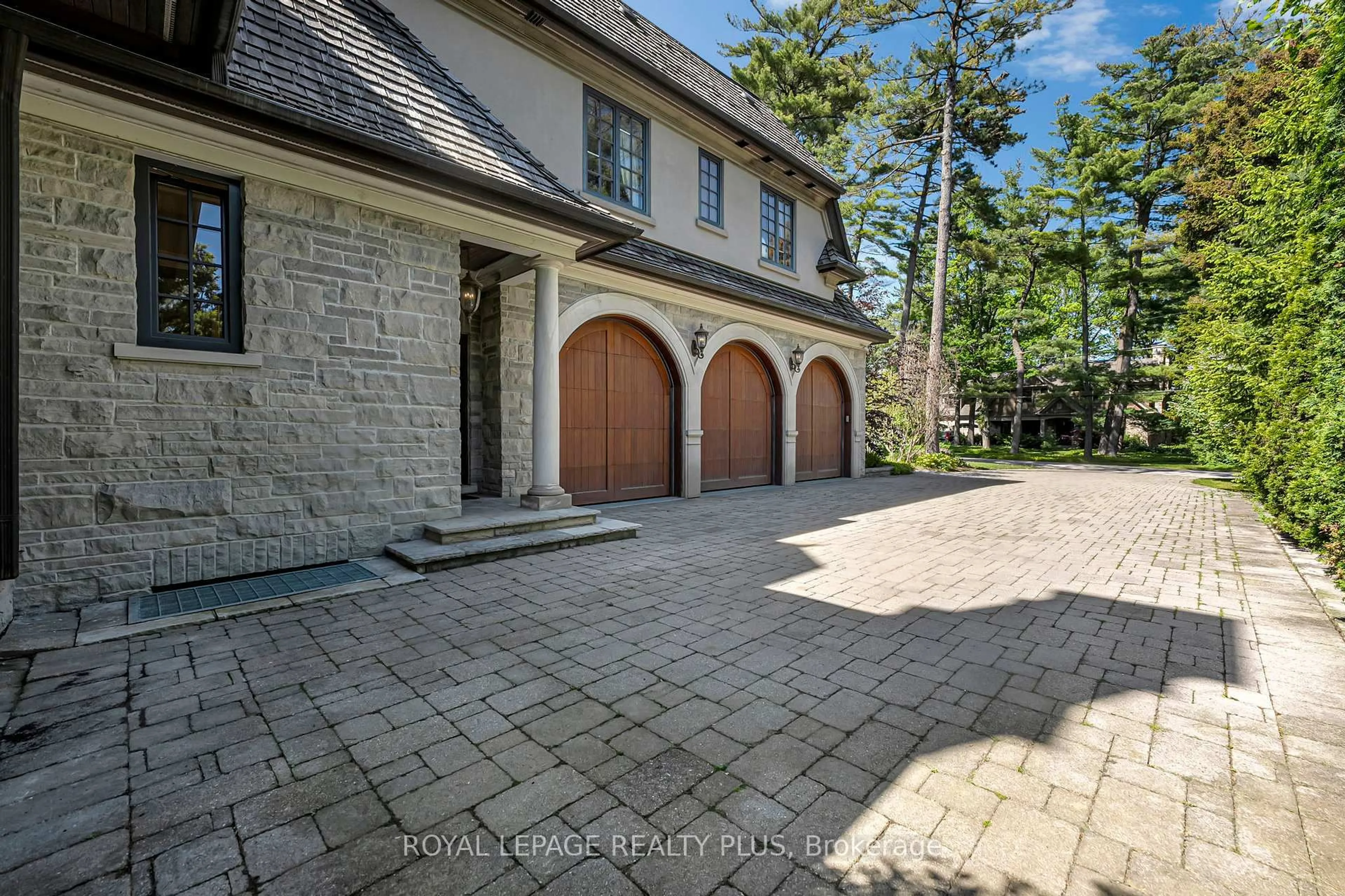 Unknown for 1476 Carmen Dr, Mississauga Ontario L5G 3Z1