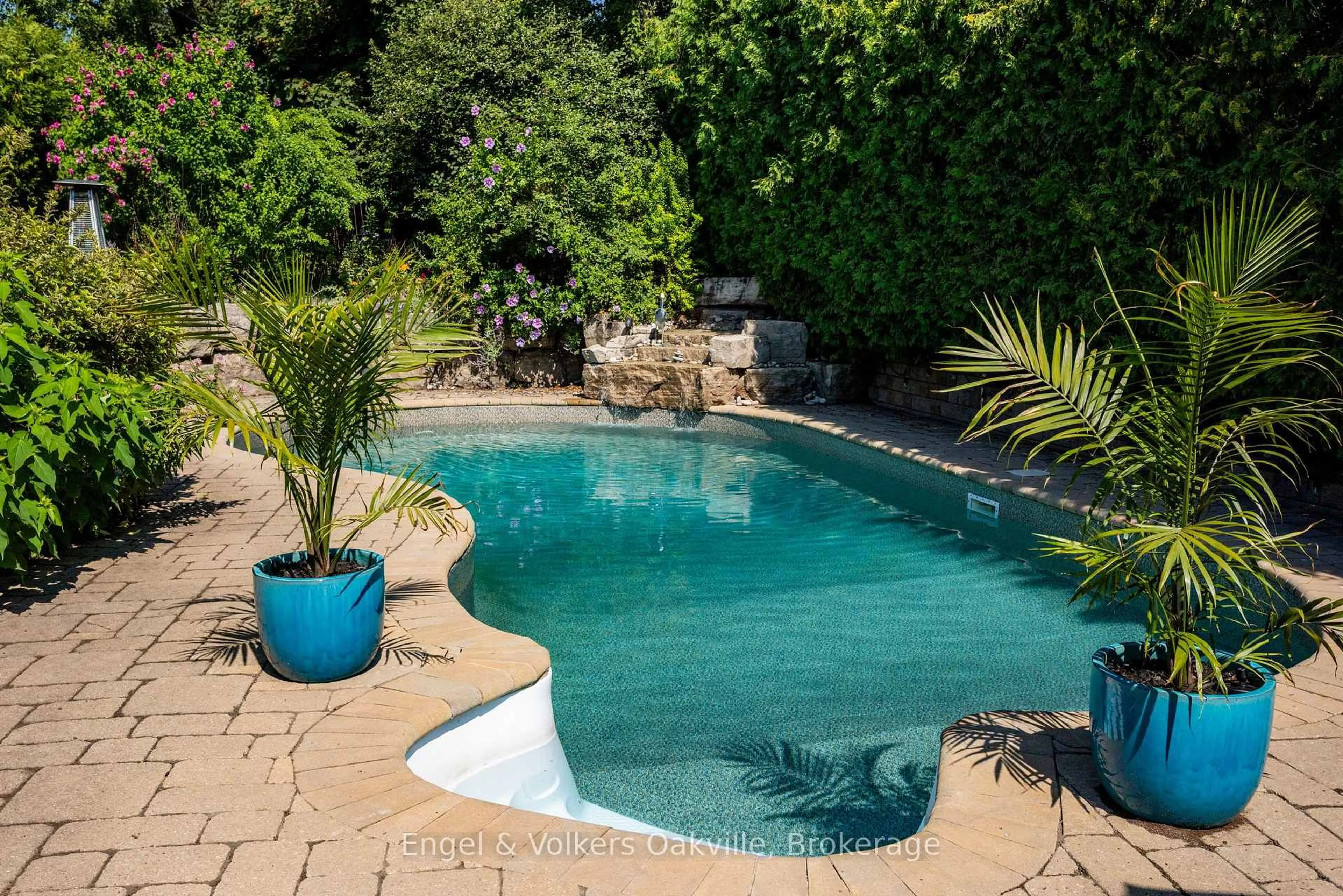 Pool for 1181 Grange Rd, Oakville Ontario L6H 1P8