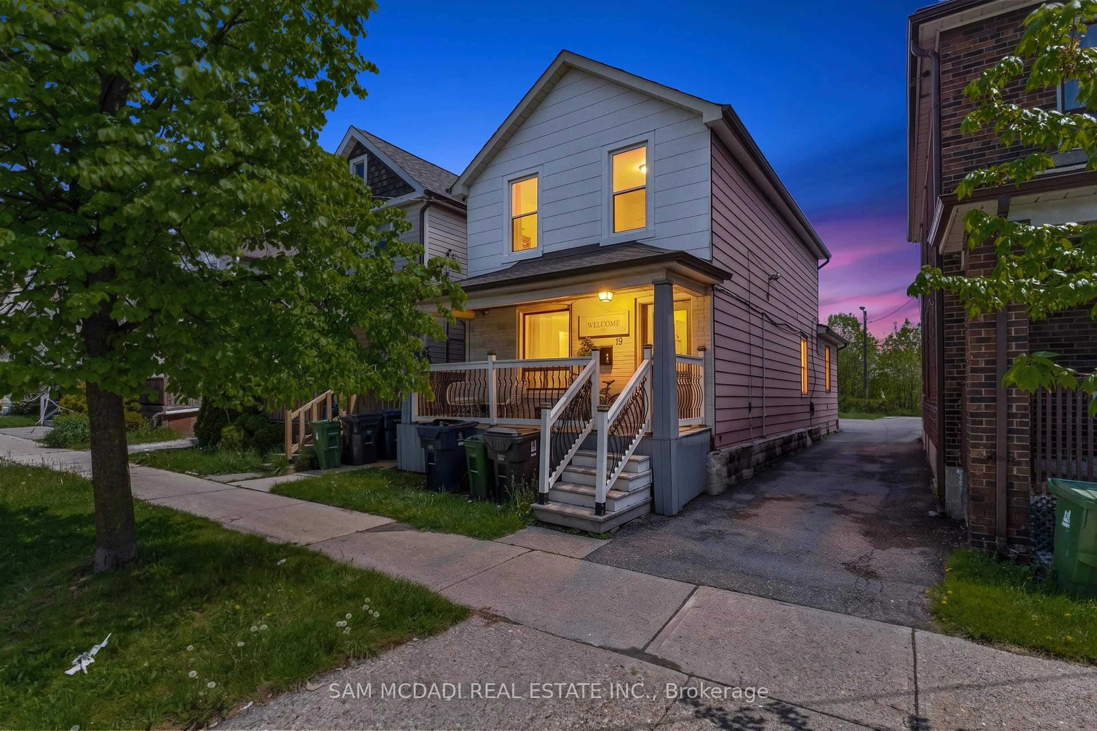 A pic from outside/outdoor area/front of a property/back of a property/a pic from drone, street for 19 Toffee Crt, Toronto Ontario M8V 3B9