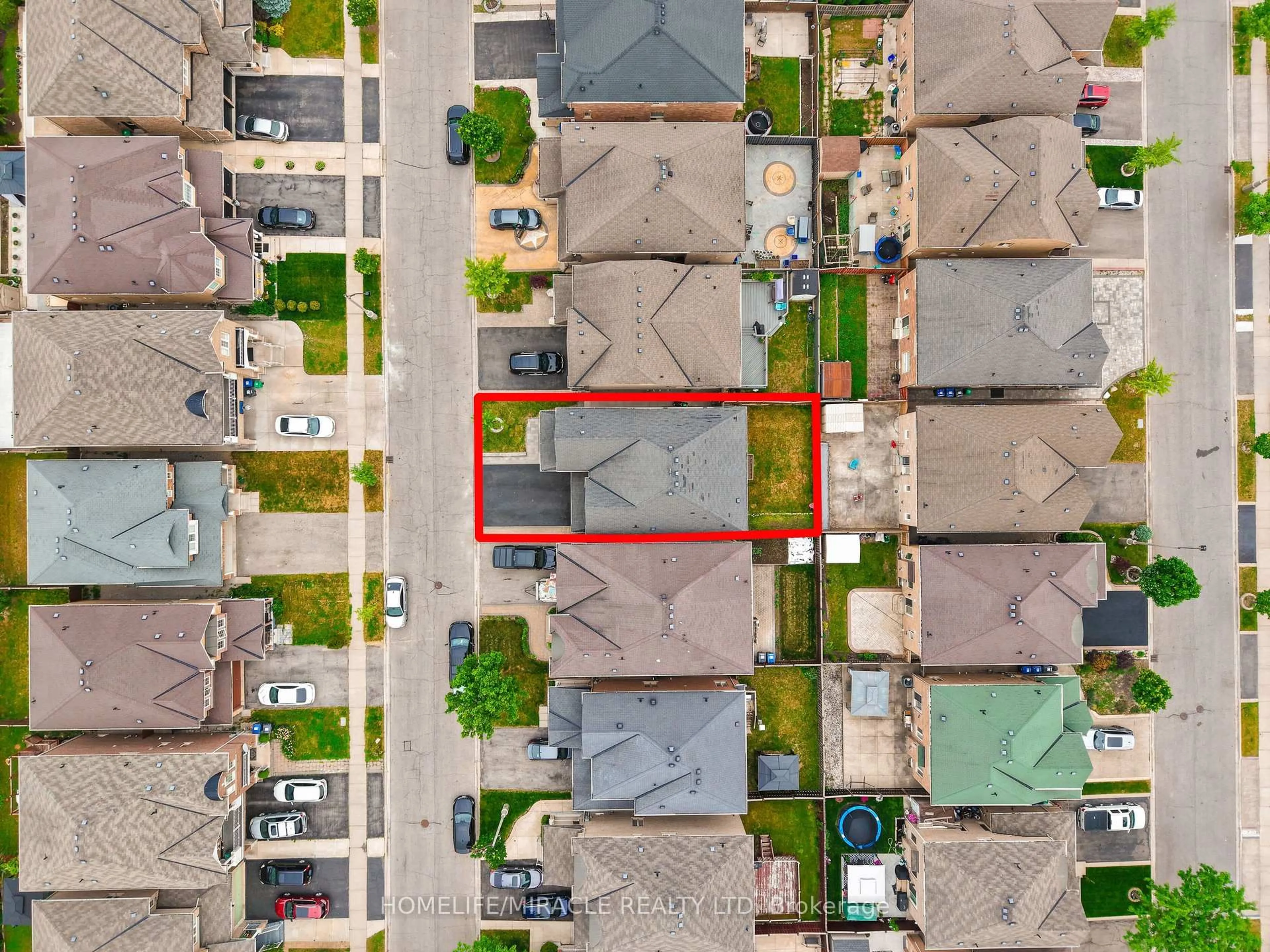 A pic from outside/outdoor area/front of a property/back of a property/a pic from drone, street for 9 Gamson Cres, Brampton Ontario L6R 0V7