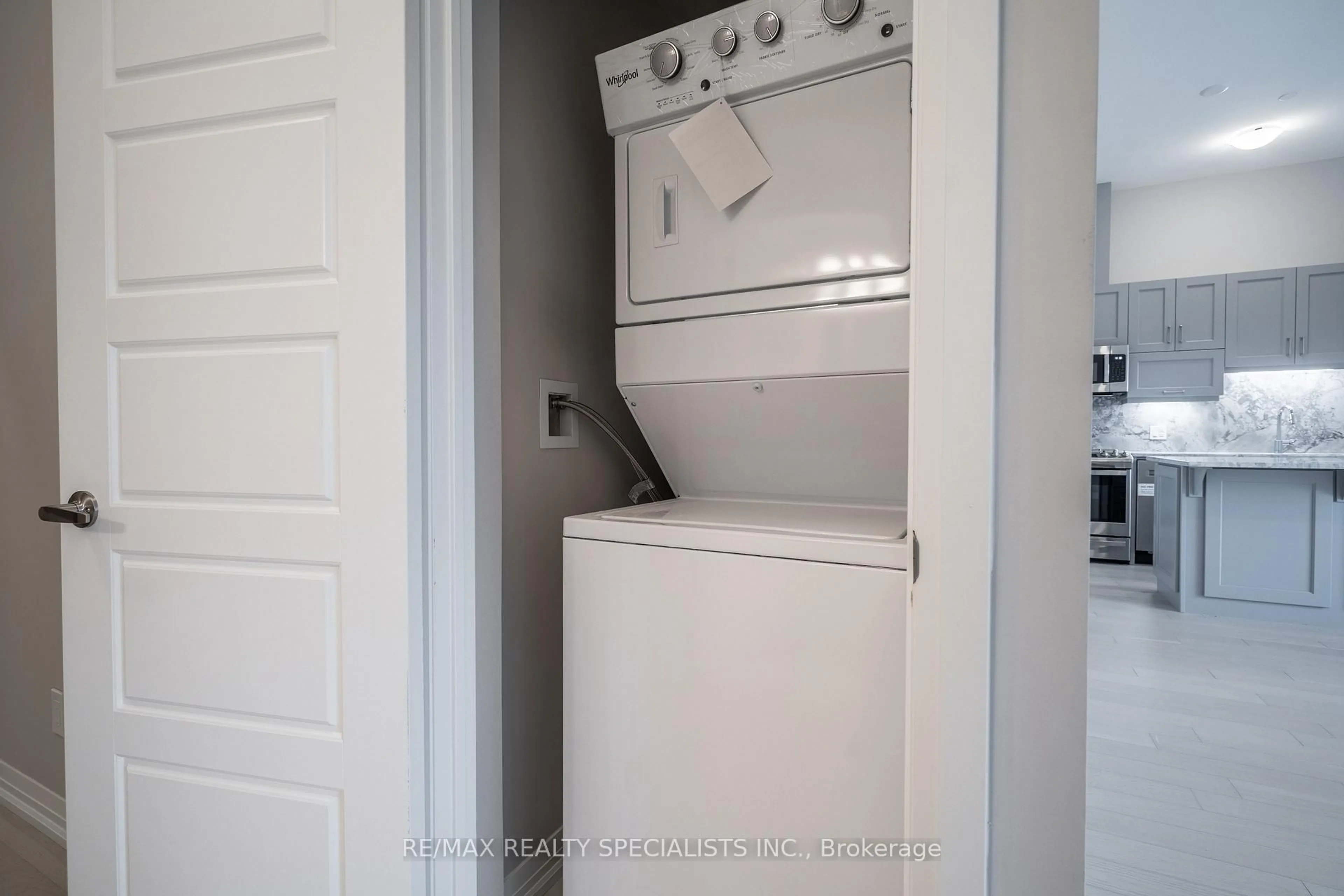 Laundry room for 3265 CARDING MILL Tr, Oakville Ontario L6M 5P7