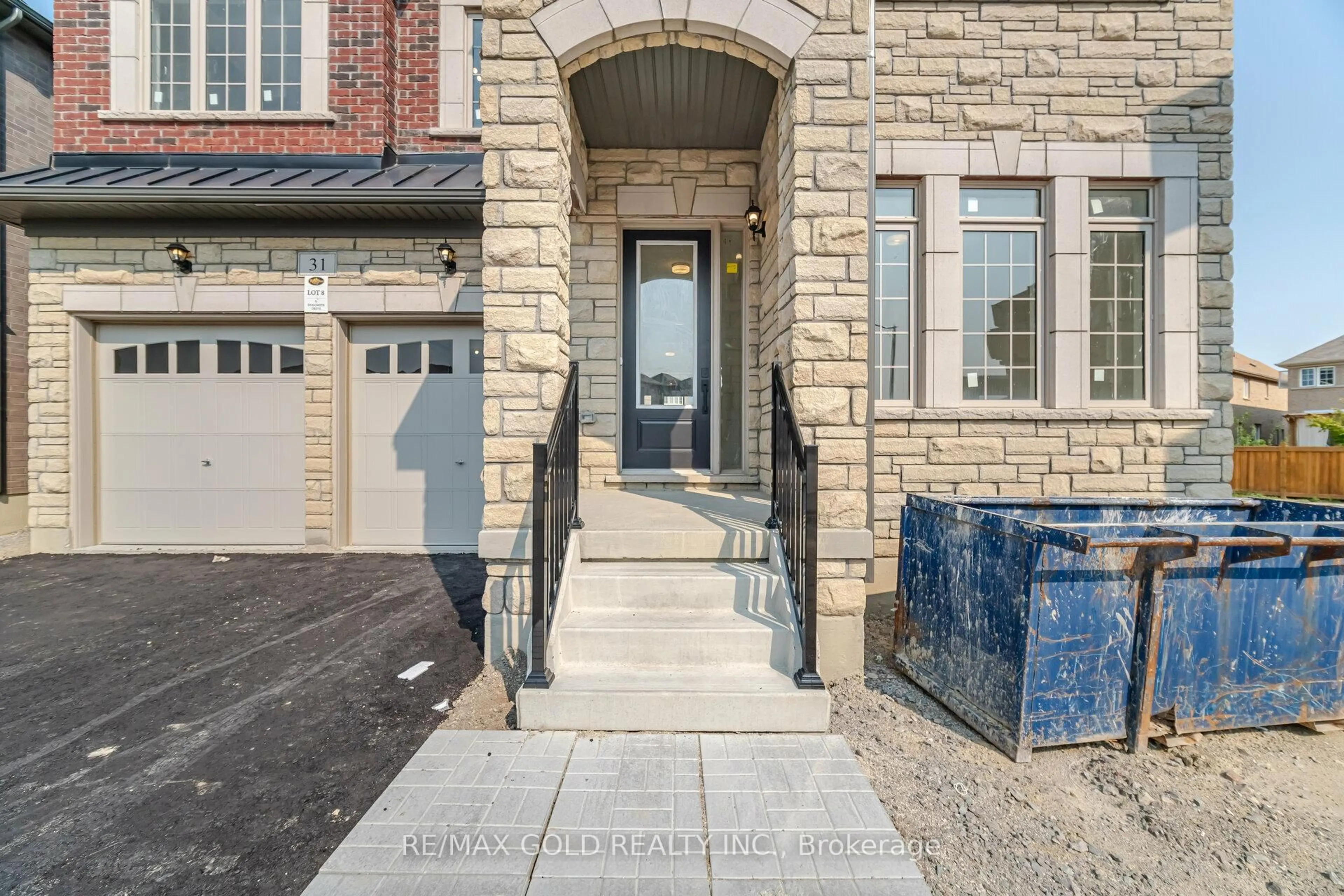 Unknown for 31 Dolomite Dr, Brampton Ontario L6P 4R6