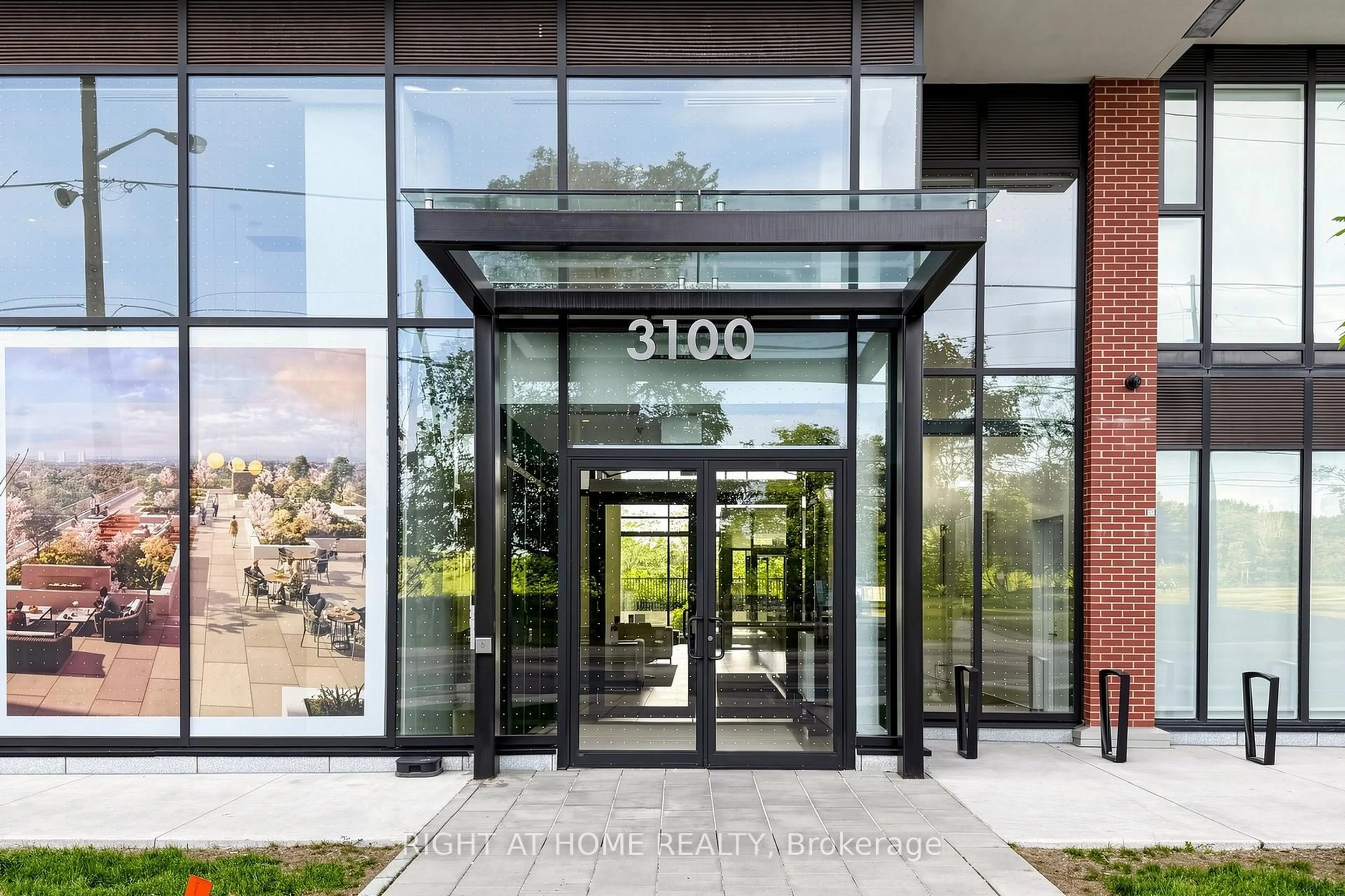 Indoor foyer for 3100 Keele St #301, Toronto Ontario M3M 0E1
