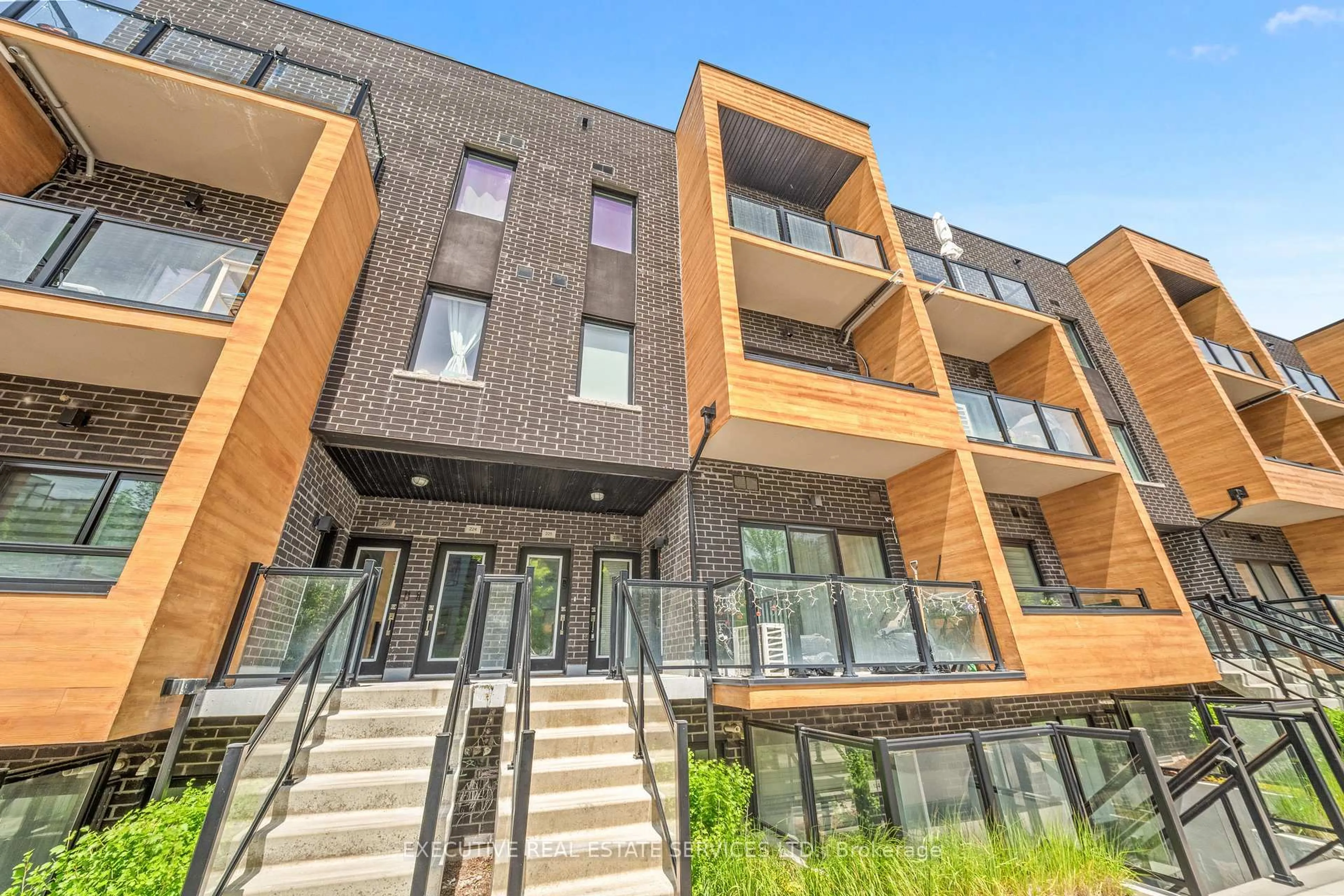 Unknown for 1145 Journeyman Lane #226, Mississauga Ontario L5J 0B5