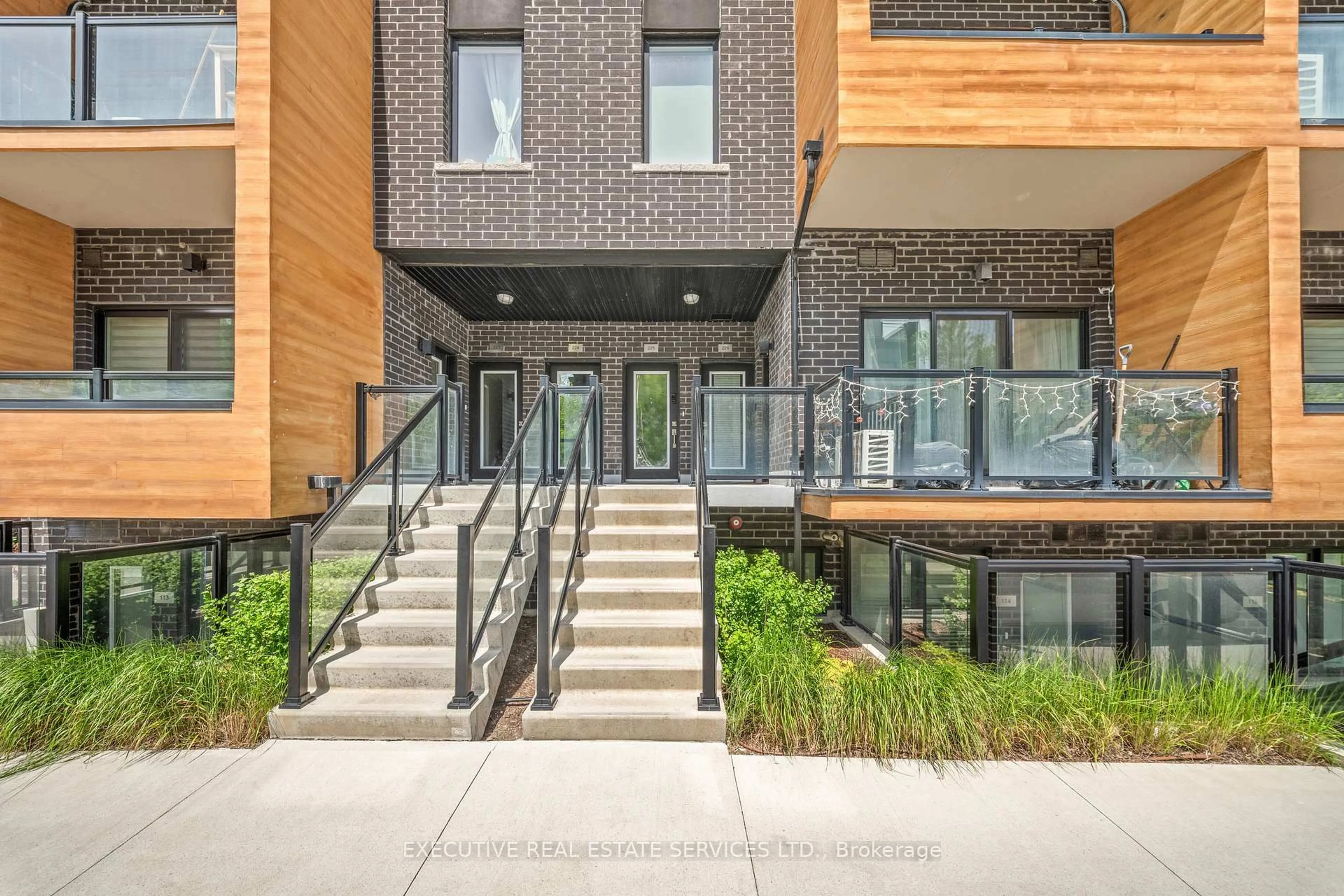 Unknown for 1145 Journeyman Lane #226, Mississauga Ontario L5J 0B5