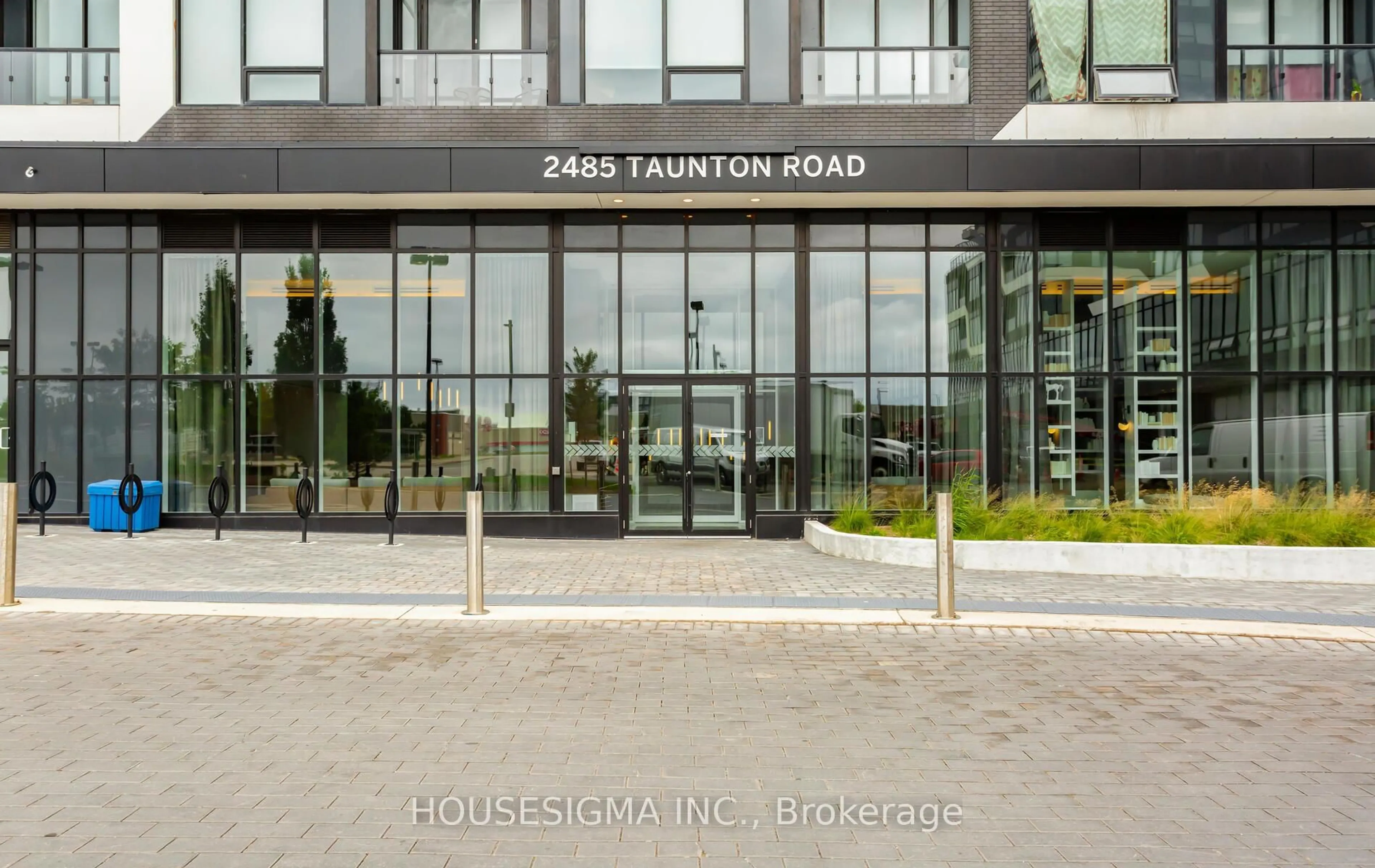 Indoor foyer for 2485 Taunton Rd #349, Oakville Ontario L6H 3R8