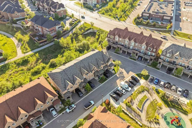 50 Edinburgh Dr #75, Brampton 5
