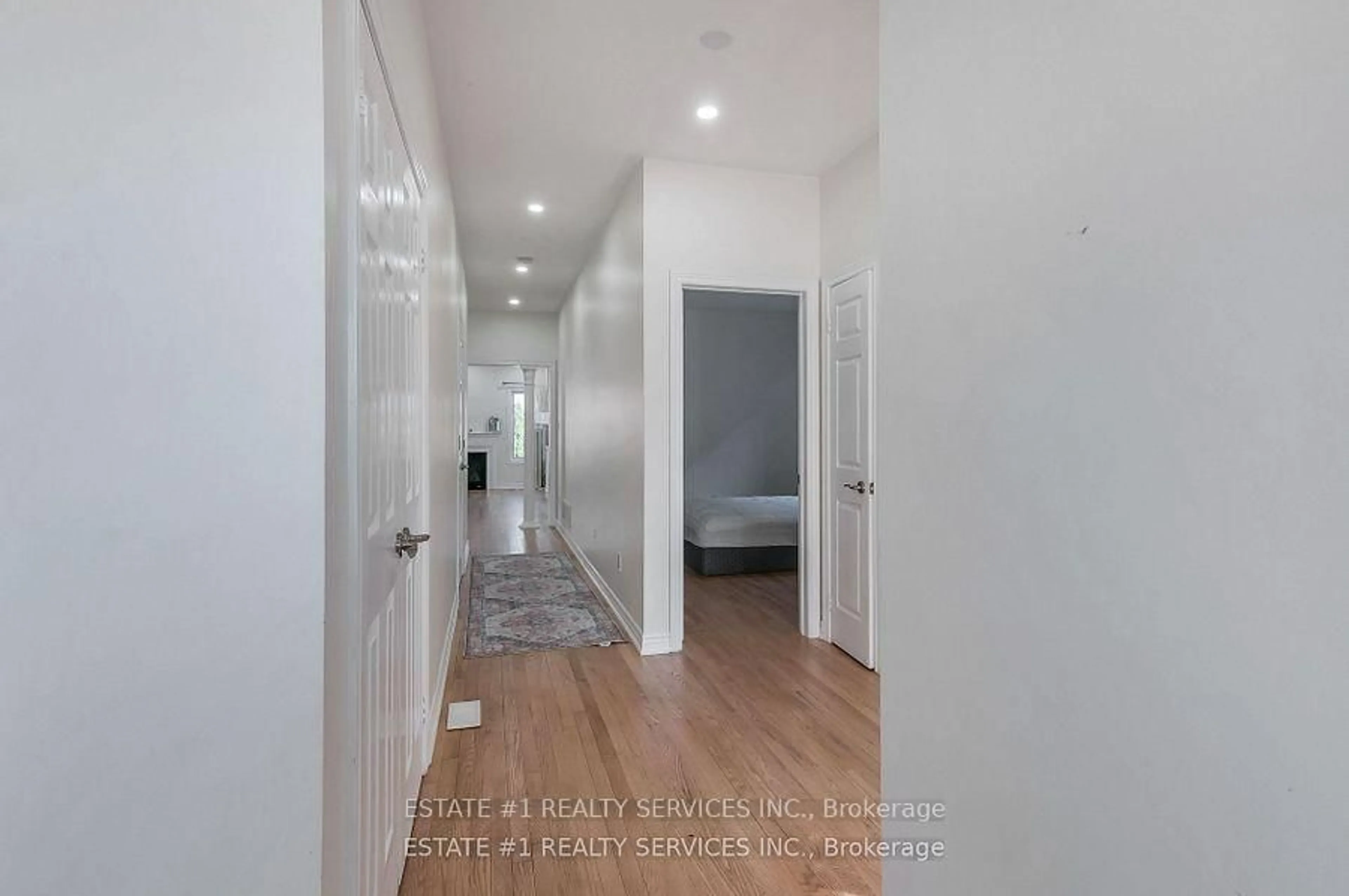 Indoor entryway for 40 Balin Cres, Brampton Ontario L6X 0V5