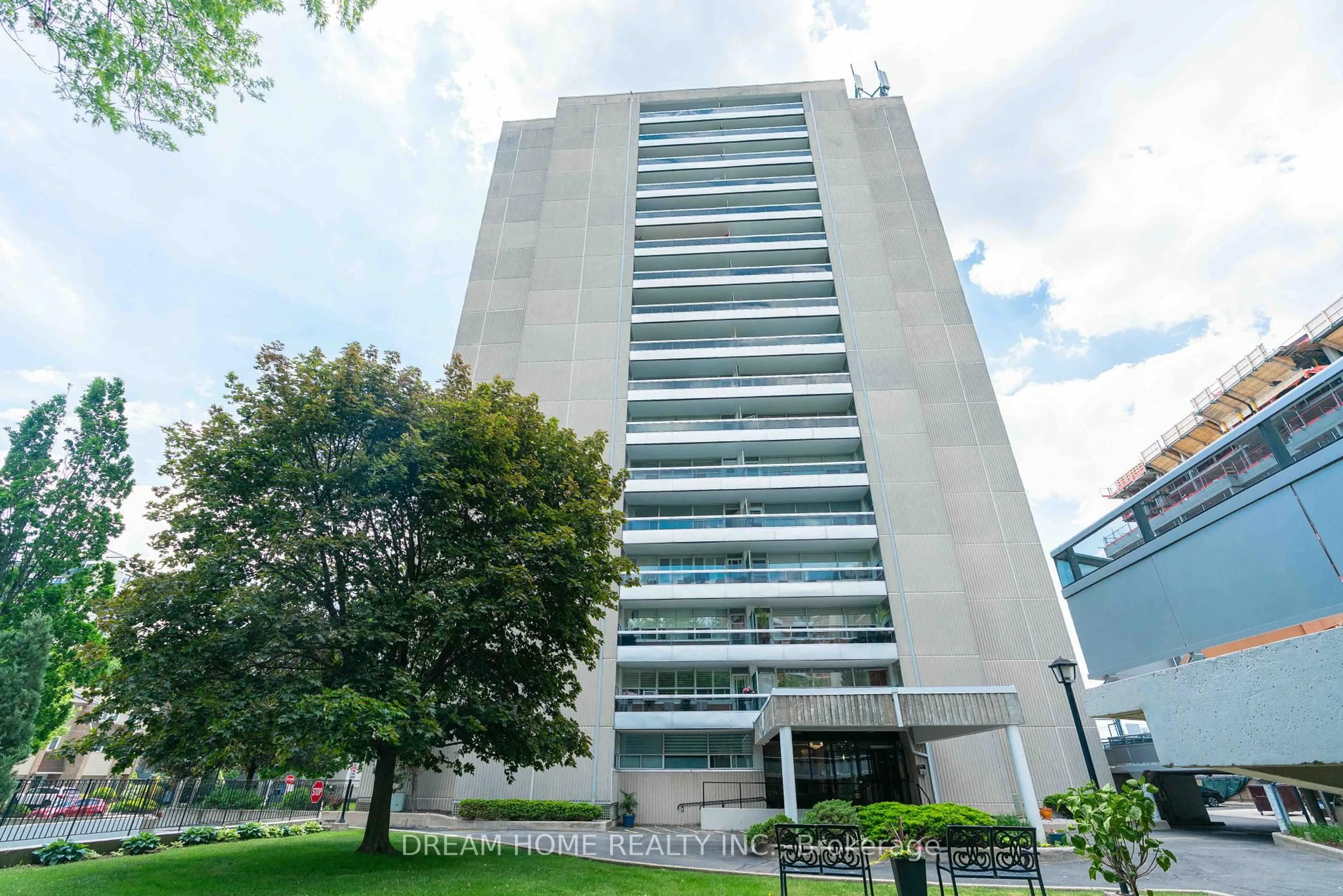Unknown for 2263 Marine Dr #503, Oakville Ontario L6L 5K1