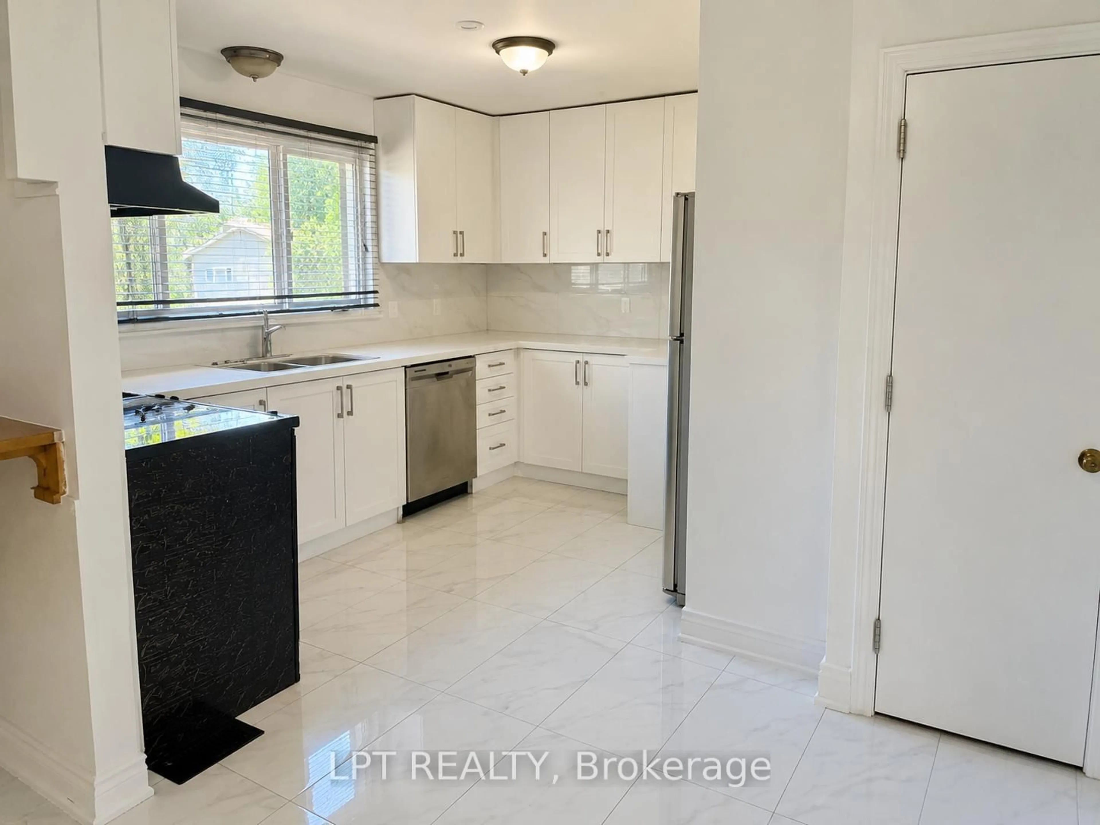 Unknown for 51 Windermere Crt, Brampton Ontario L6X 2L5
