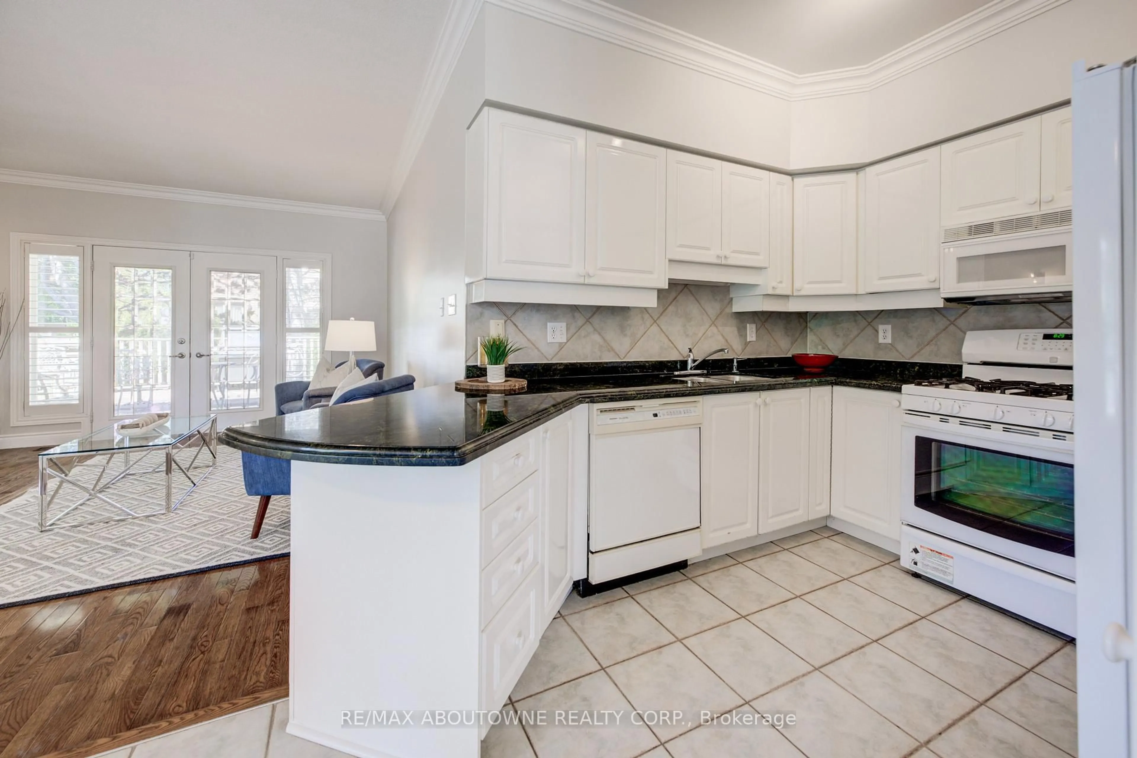 Unknown for 2163 LANGTRY Dr, Oakville Ontario L6M 3J7