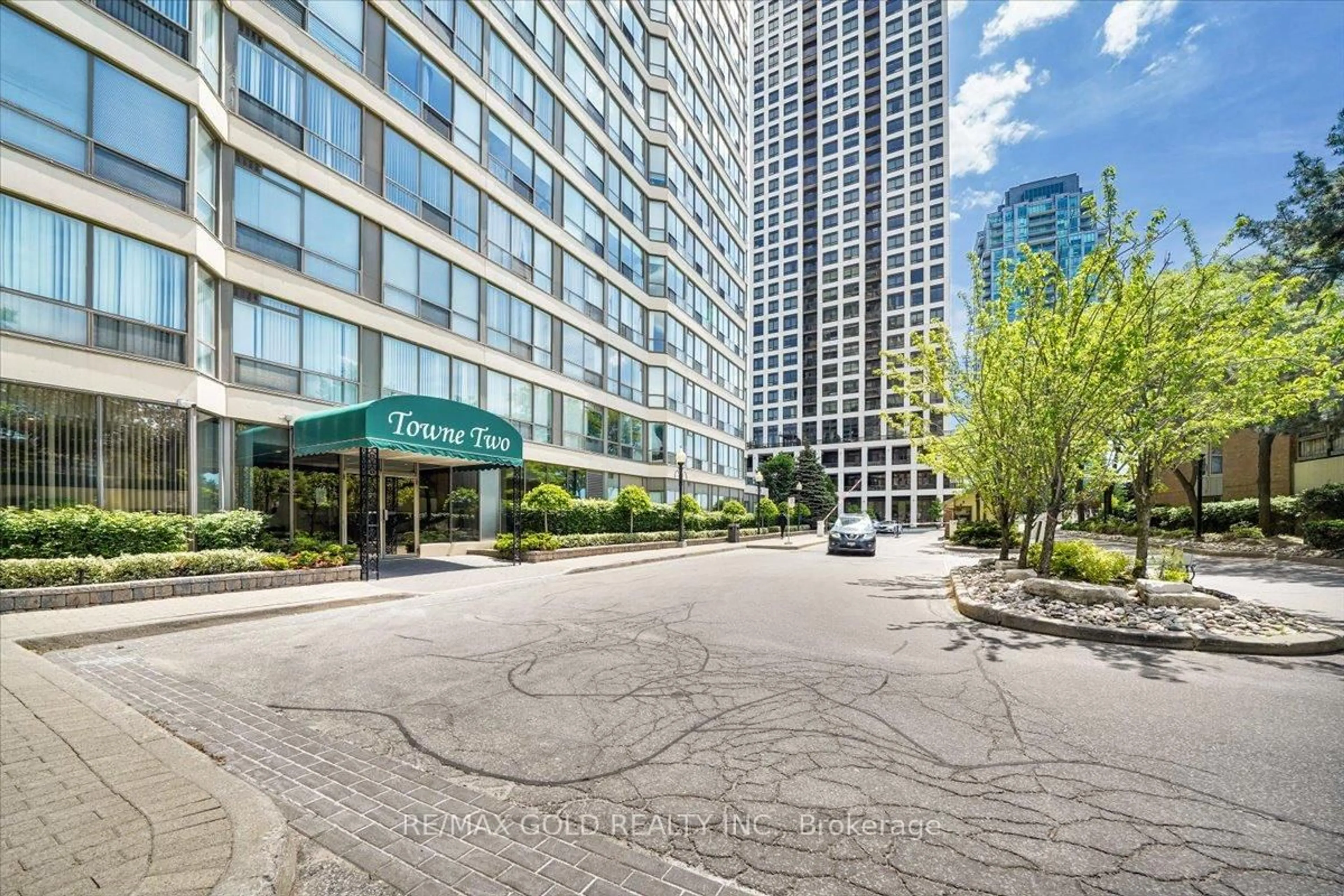 Patio, unknown for 55 Elm Dr #805, Mississauga Ontario L5B 3Z3