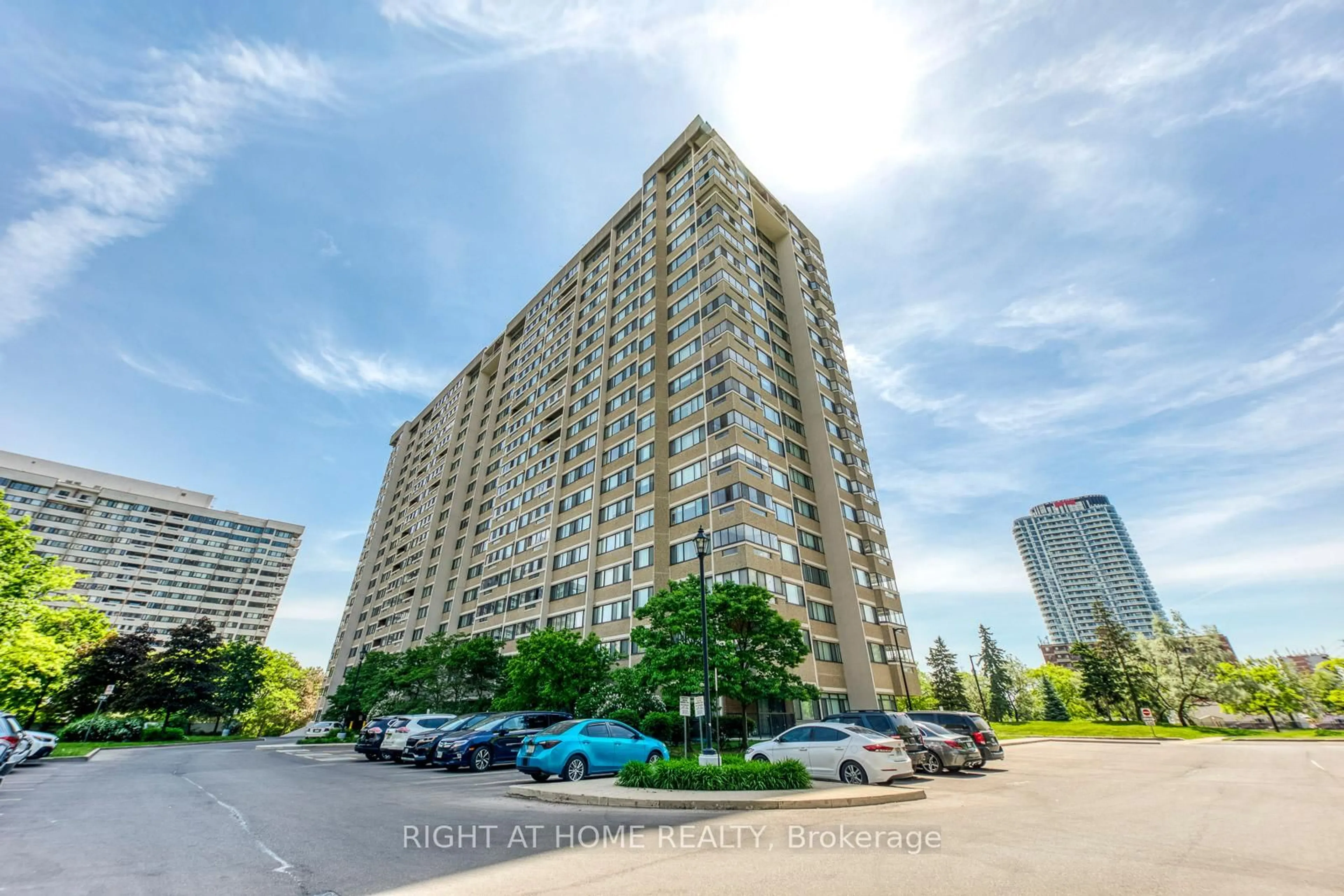 A pic from outside/outdoor area/front of a property/back of a property/a pic from drone, street for 50 Elm Dr #607, Mississauga Ontario L5A 3X2