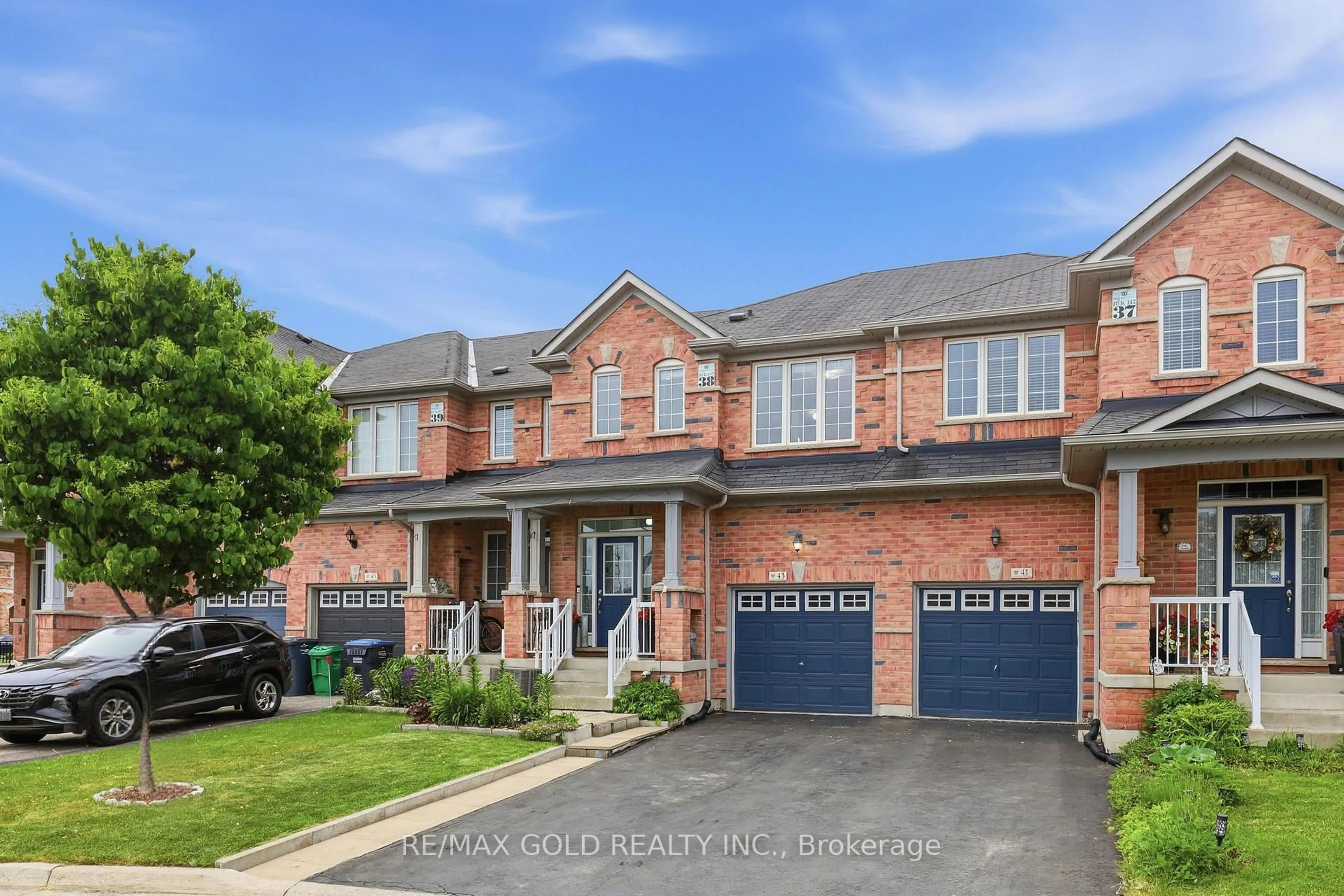 Home with brick exterior material, street for 43 Hatton Crt, Brampton Ontario L6Y 5T5
