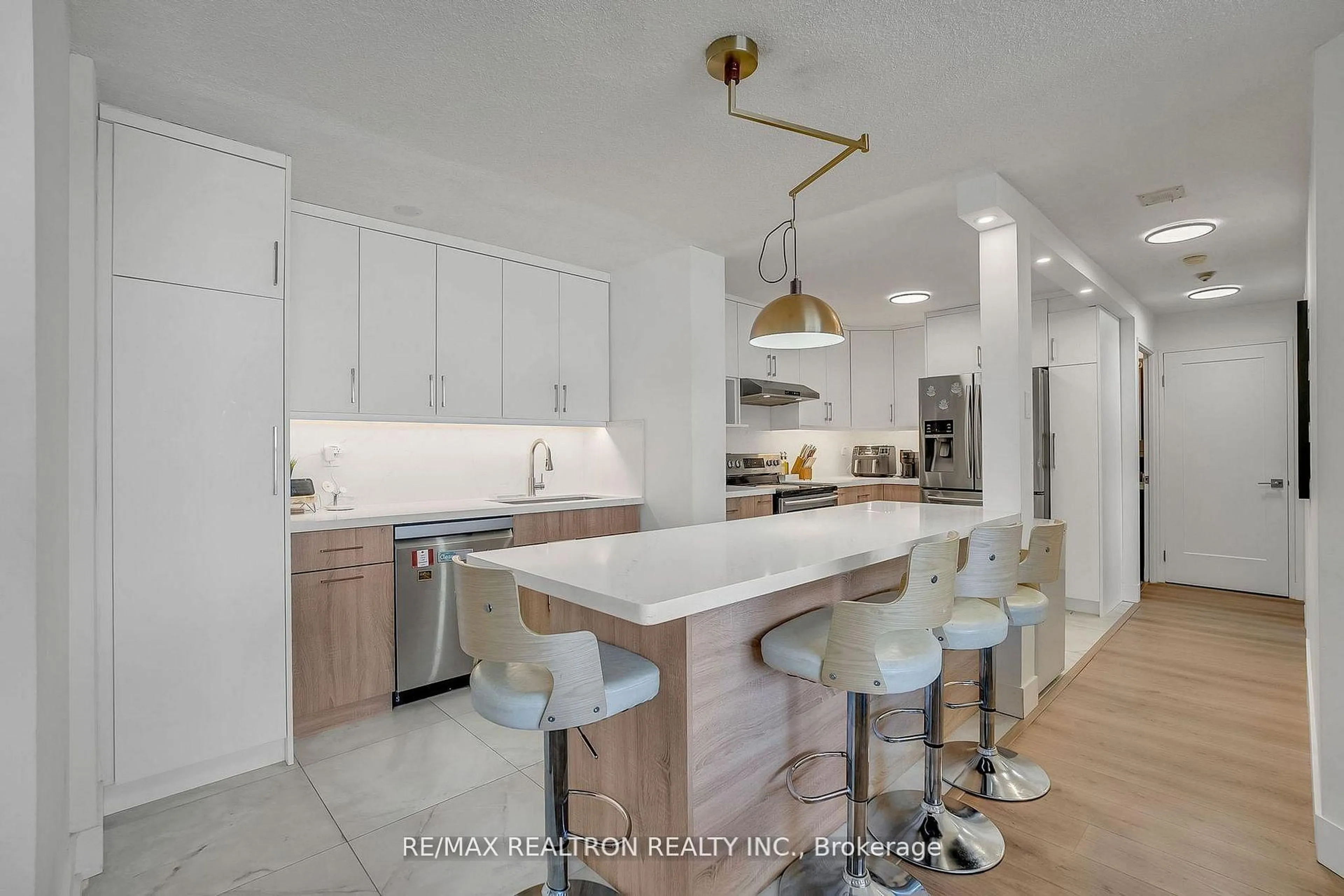 Open concept kitchen, ceramic/tile floor for 4185 Shipp Dr #1713, Mississauga Ontario L4Z 2Y8