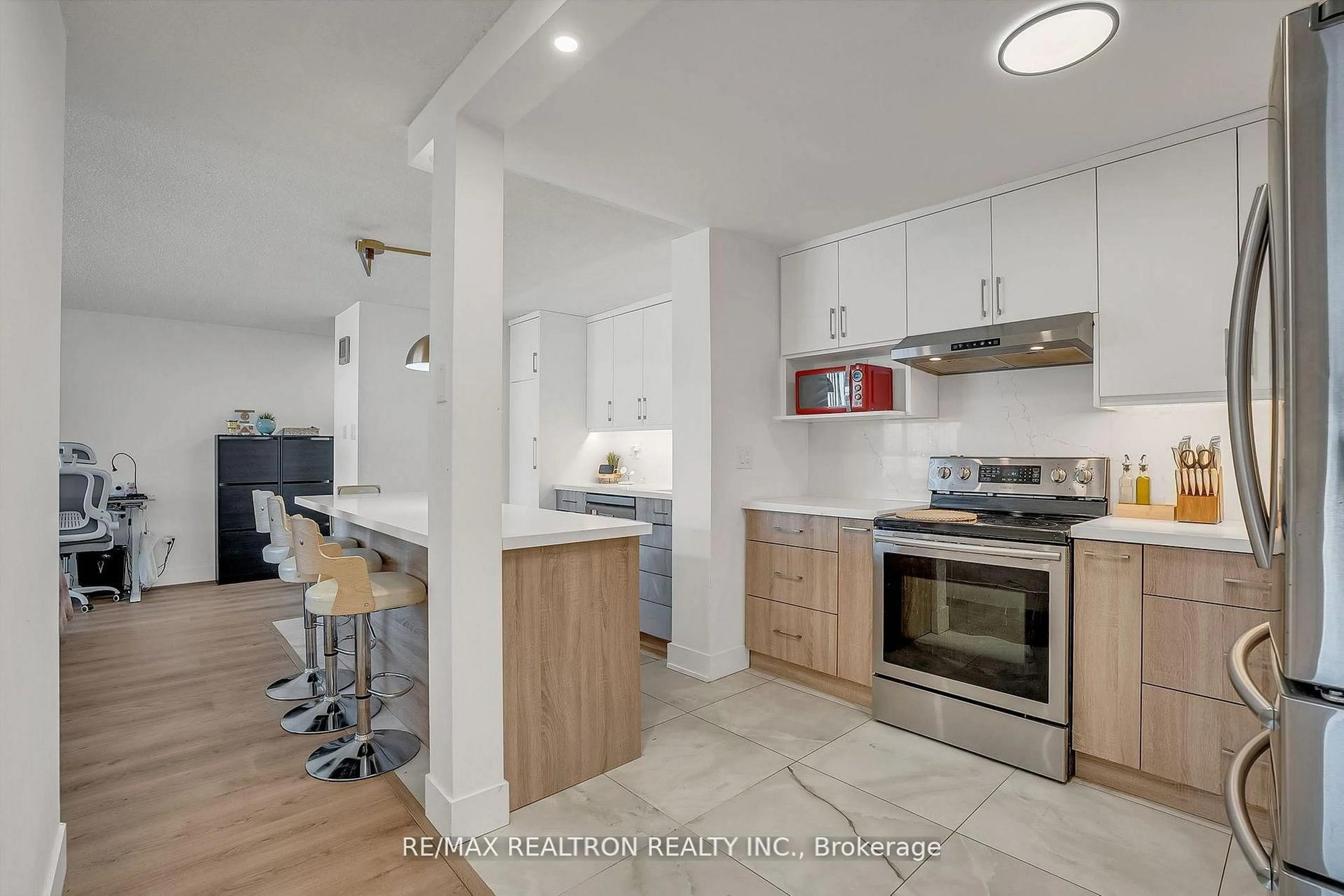 Open concept kitchen, unknown for 4185 Shipp Dr #1713, Mississauga Ontario L4Z 2Y8
