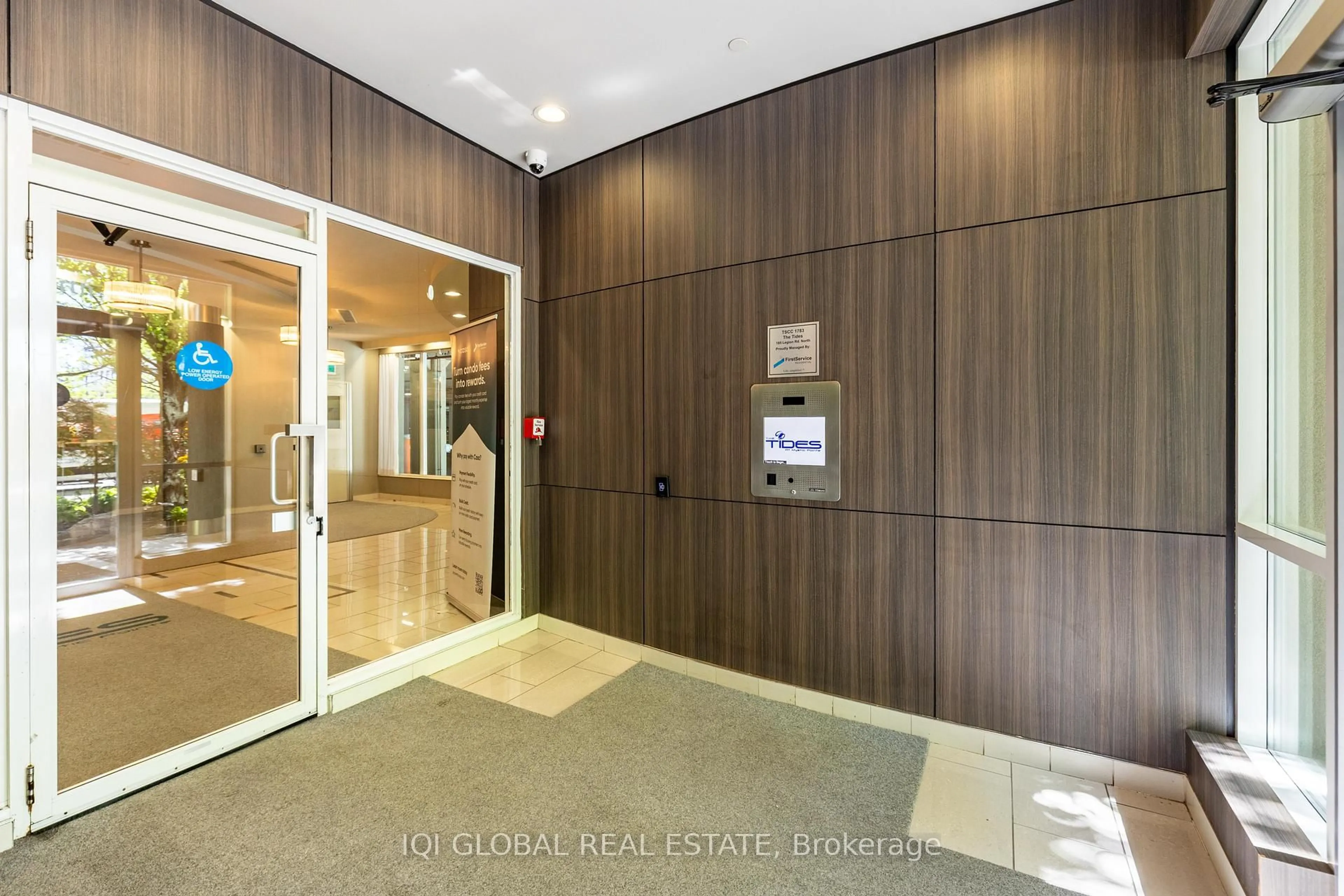 Indoor foyer for 185 Legion Rd #1808, Toronto Ontario M8Y 0A1