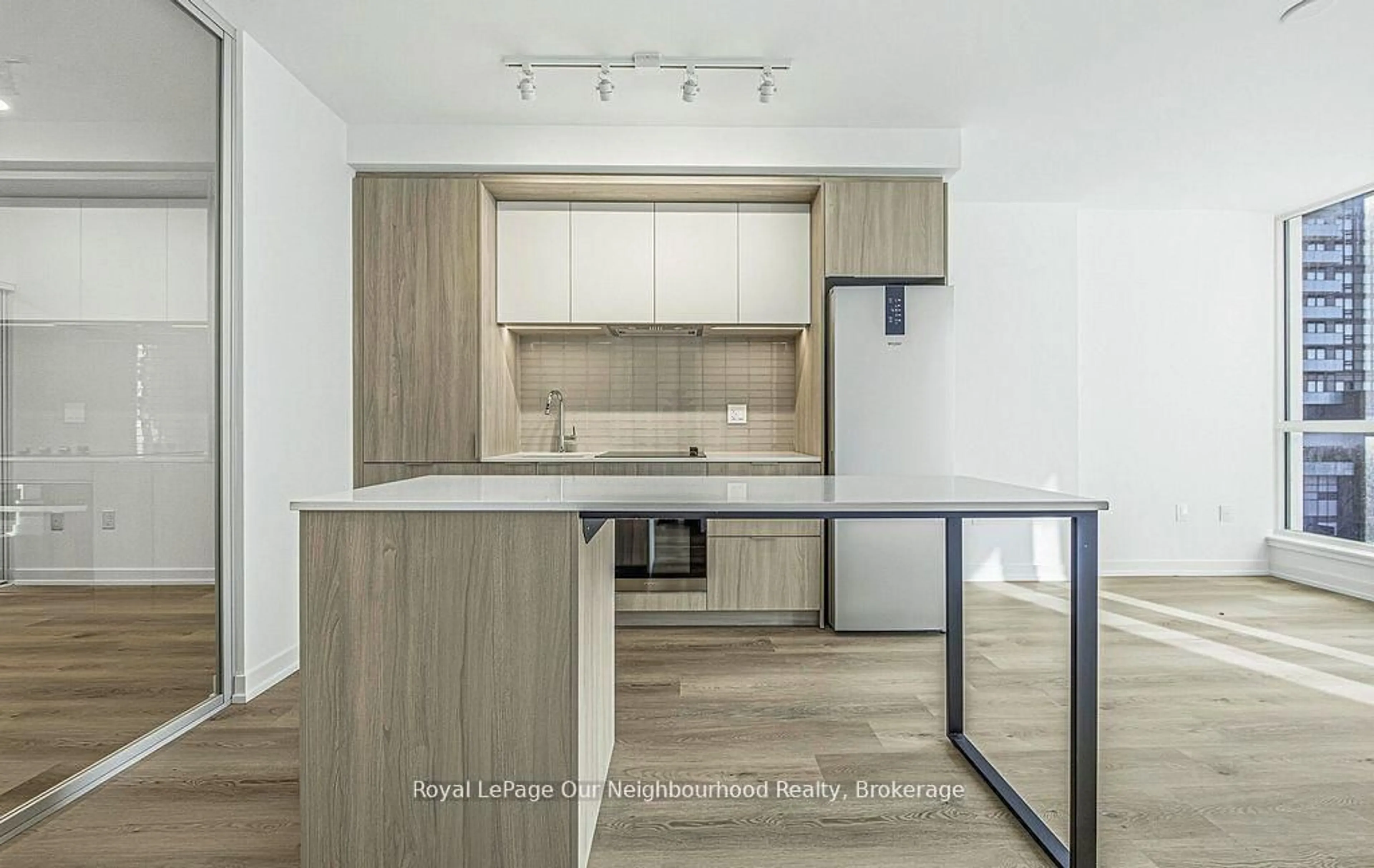 Unknown for 395 Square One Dr #412, Mississauga Ontario L5B 0P6