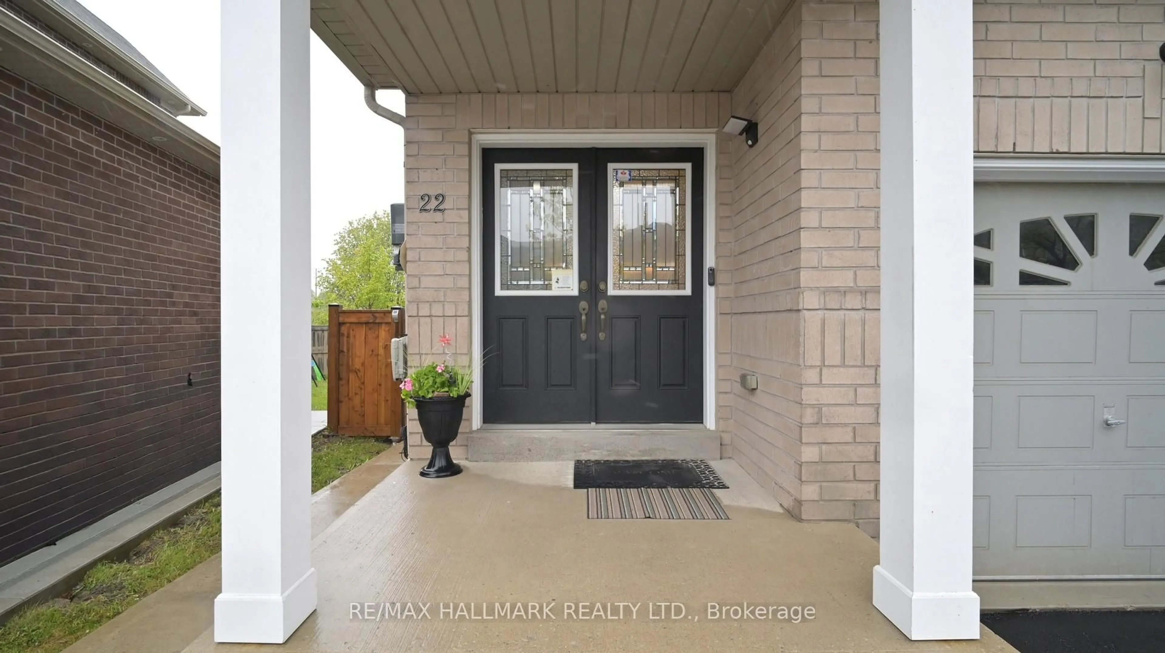 Indoor entryway for 22 Bailey Pl, Brampton Ontario L6Z 0C8