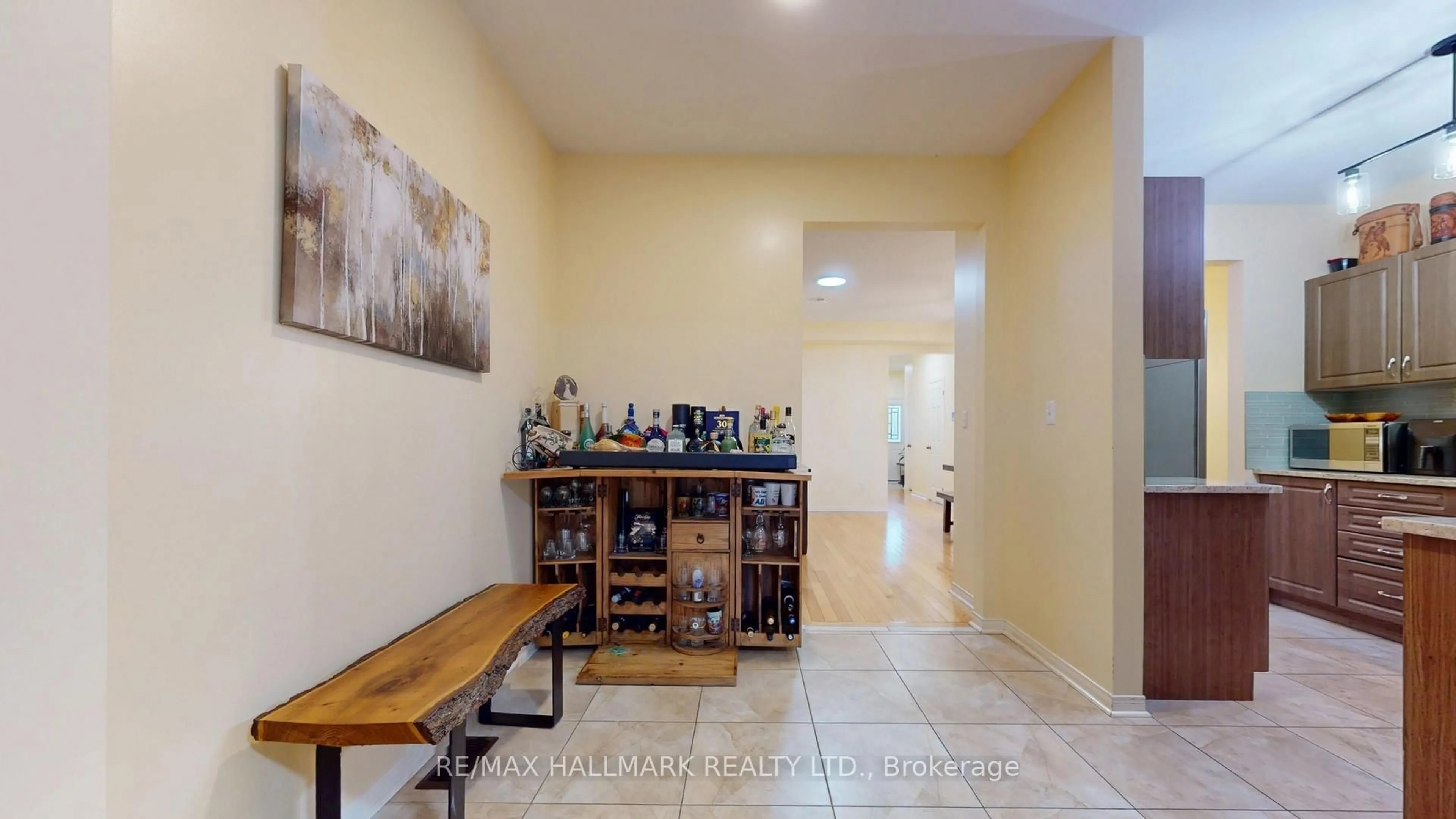 Indoor entryway for 22 Bailey Pl, Brampton Ontario L6Z 0C8