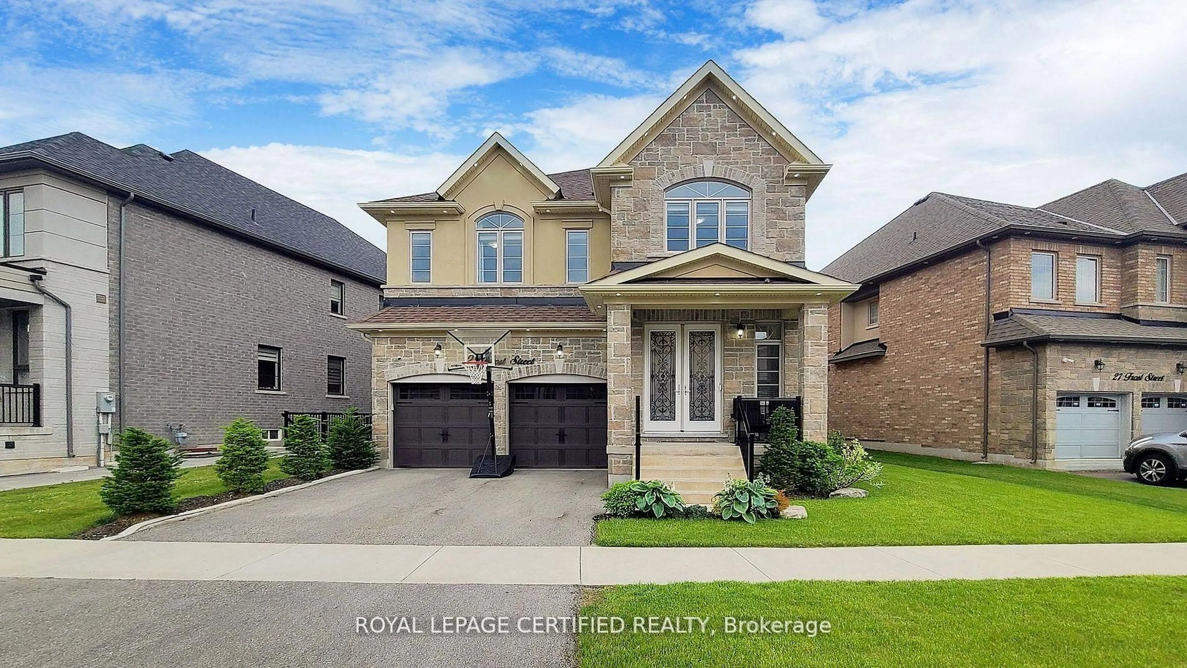 Home with brick exterior material, street for 29 Frost St, Brampton Ontario L6X 5R3