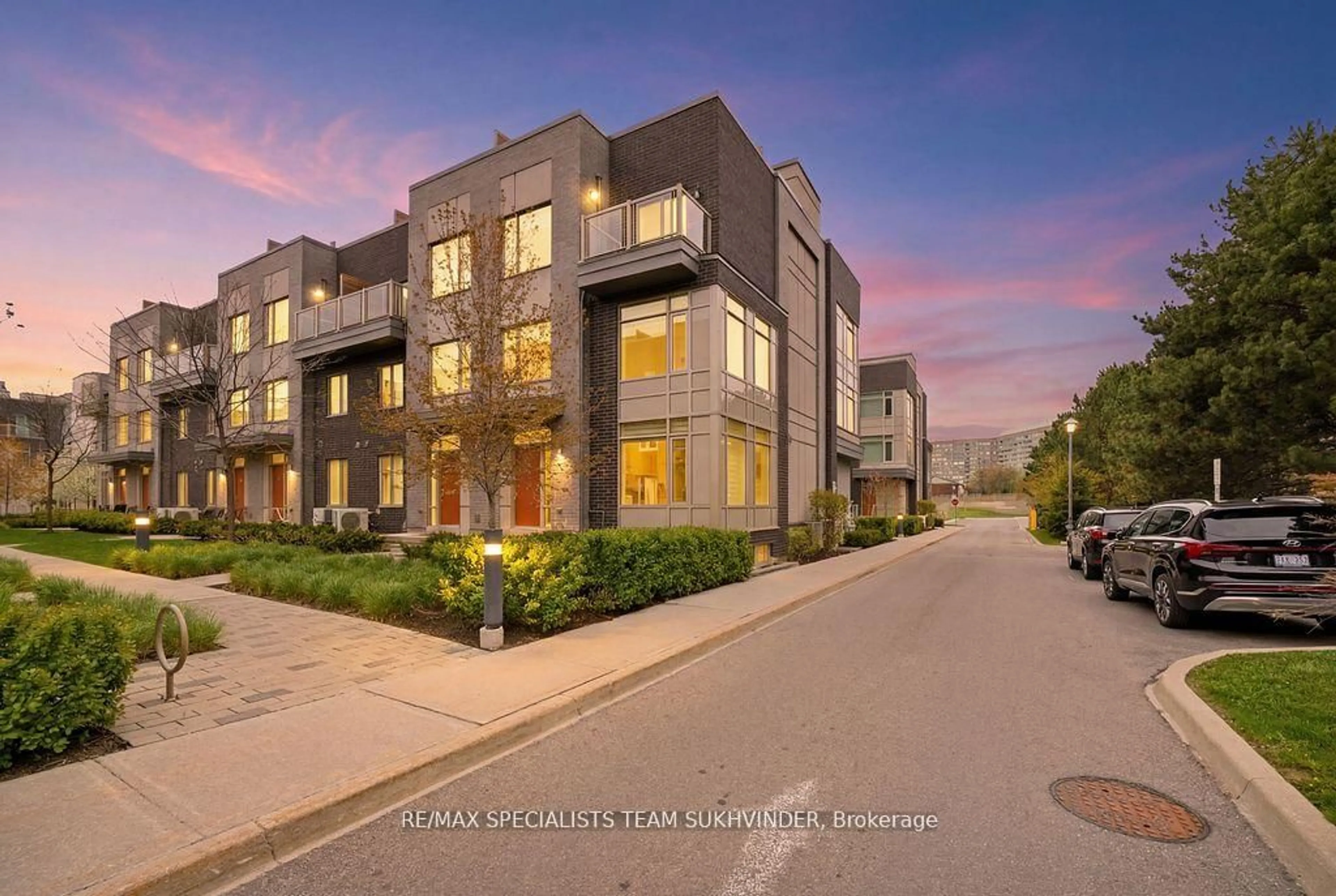 Unknown for 18 Applewood Lane #25, Toronto Ontario M9C 0C1