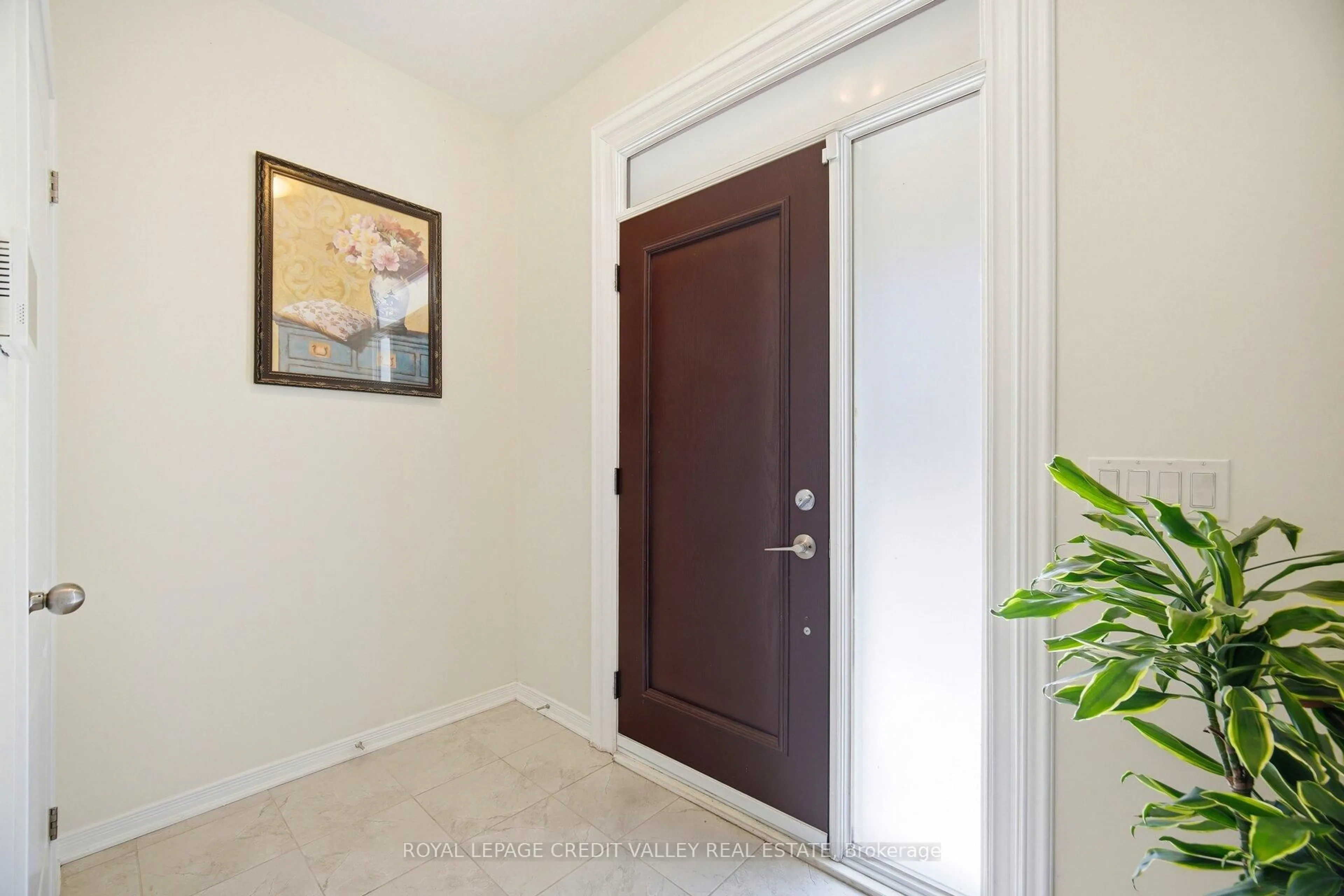 Indoor entryway for 12 Frank Lane, Caledon Ontario L7C 4C9