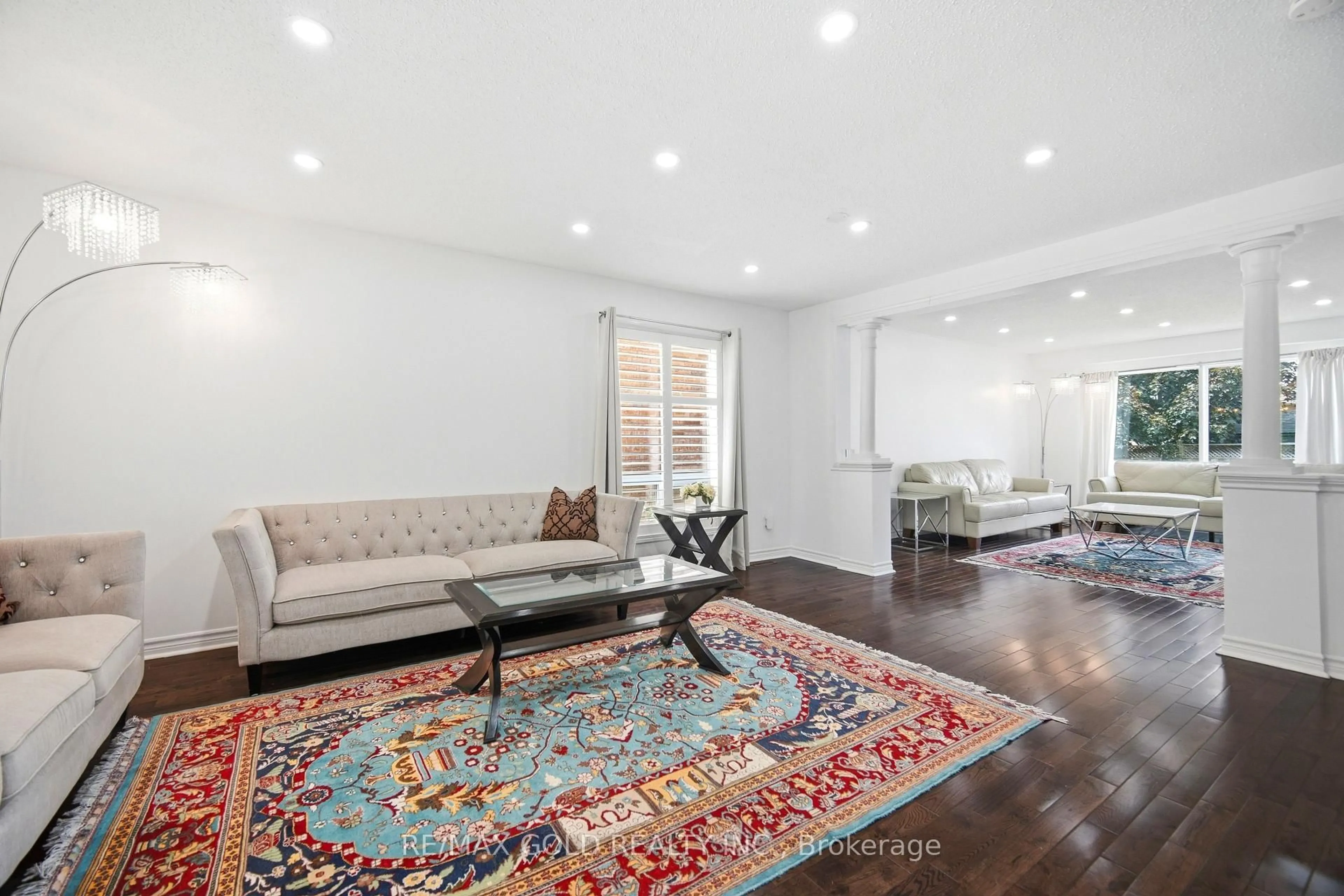 Living room with furniture, unknown for 1523 Beaty Tr, Milton Ontario L9T 5V3