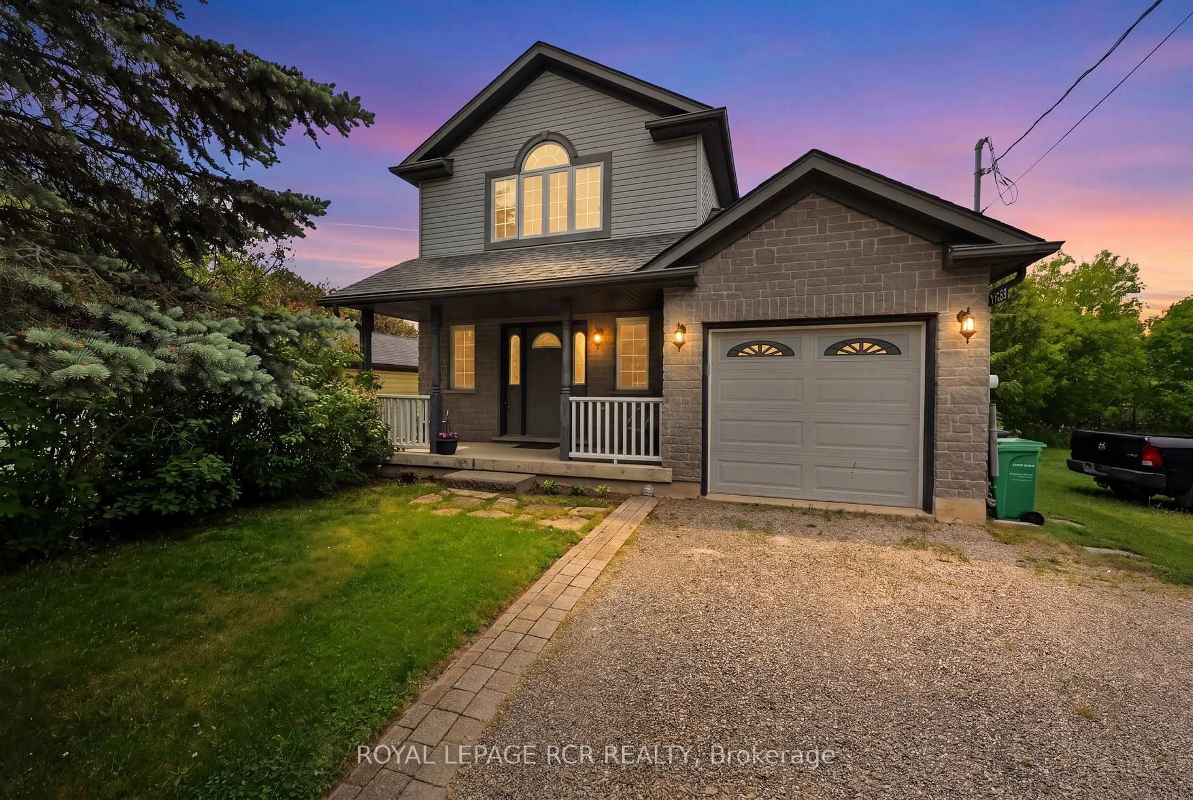 Home with brick exterior material, street for 1552 Queen St, Caledon Ontario L7K 0C2