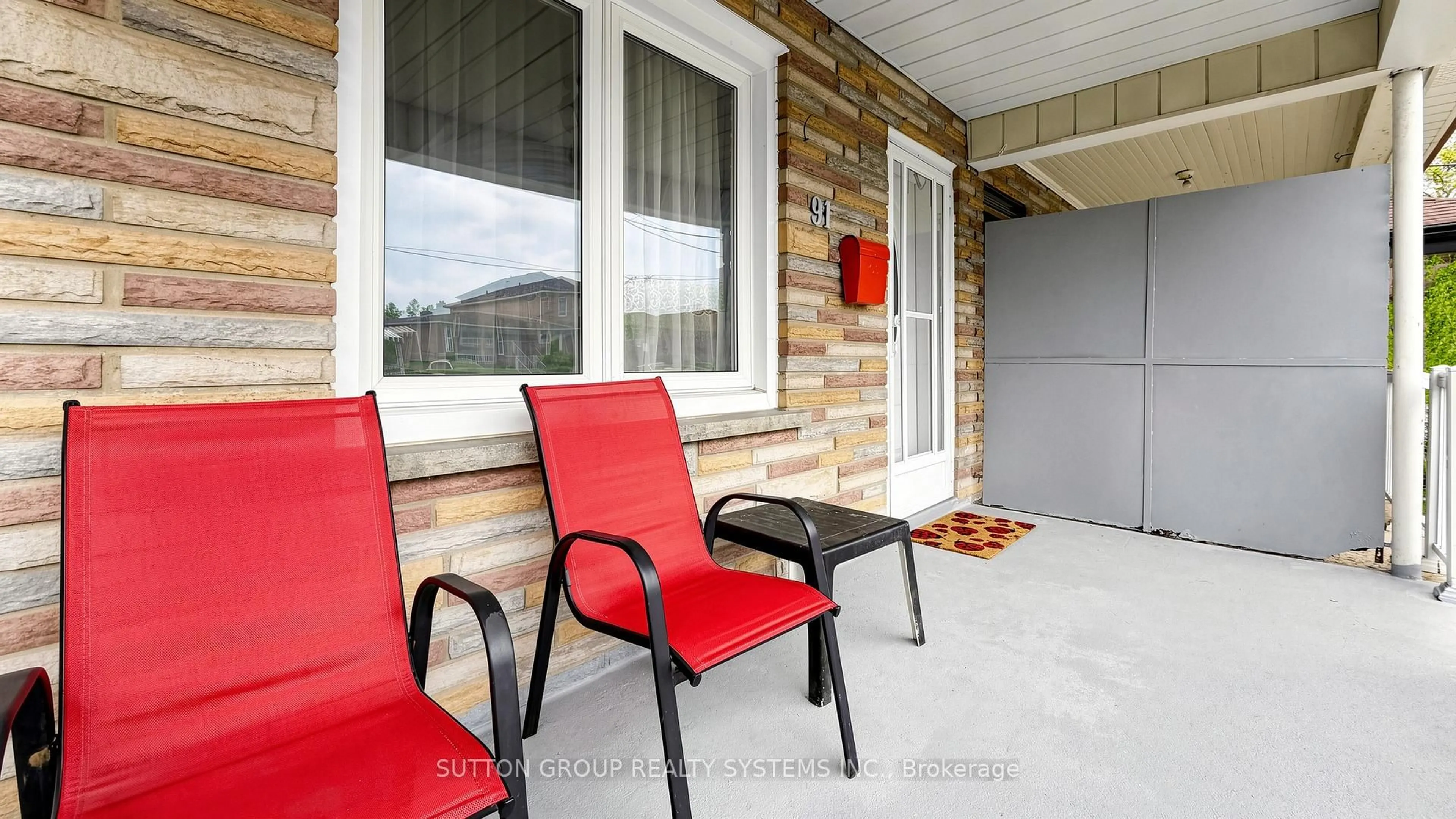 Patio, street for 91 Kirknewton Rd, Toronto Ontario M6E 3X9