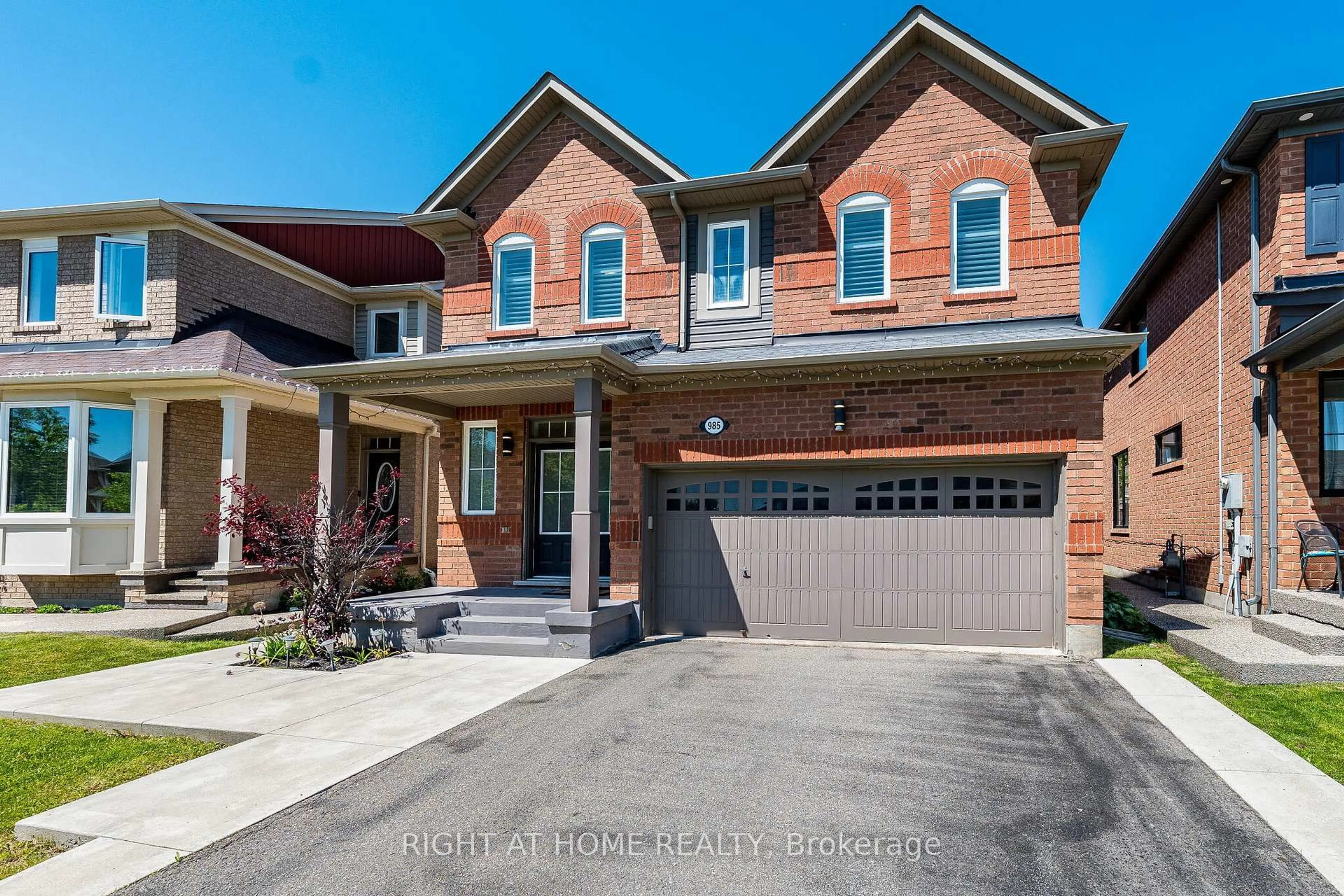 Home with brick exterior material, street for 985 Seivert Pl, Milton Ontario L9T 7T3