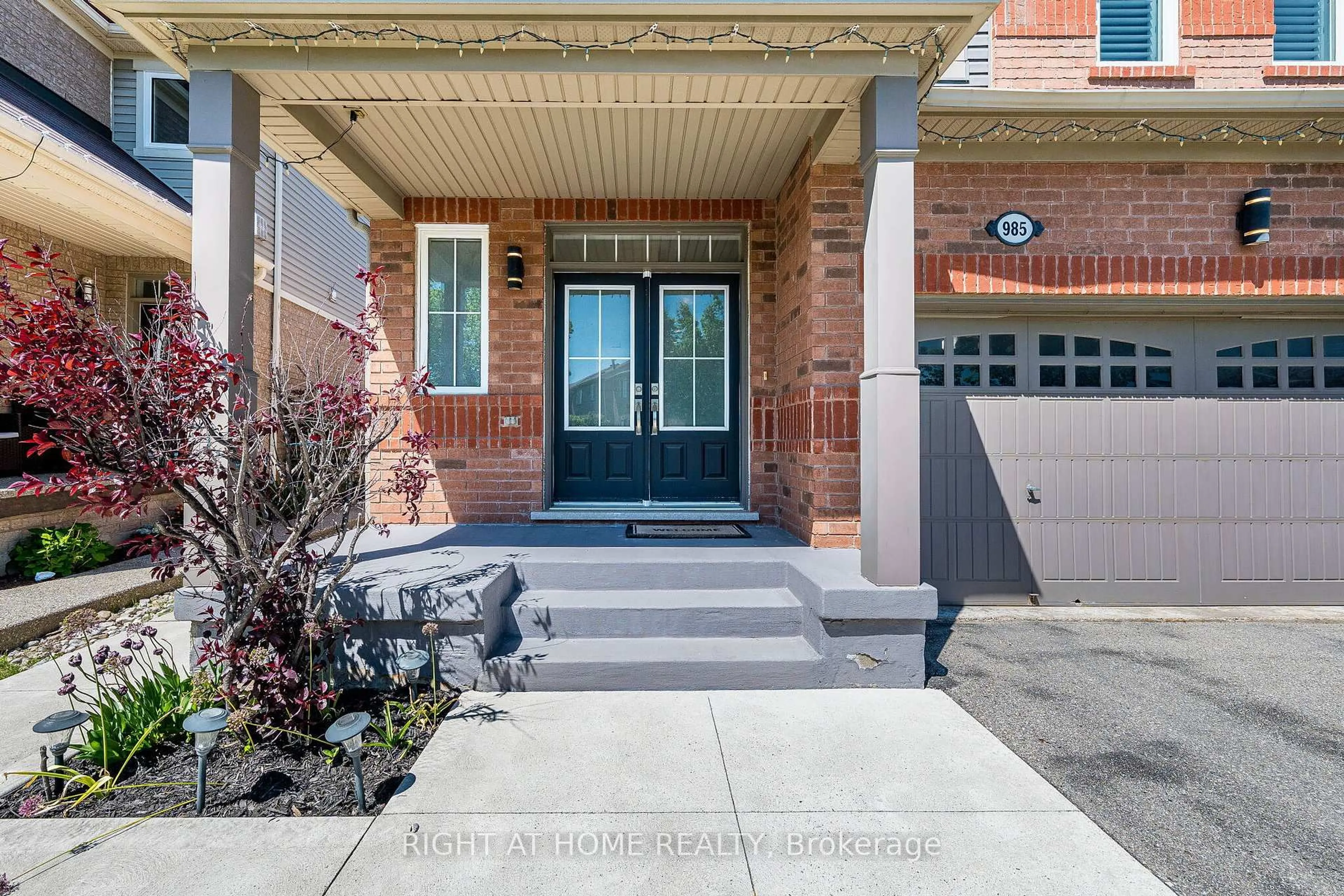 Home with brick exterior material, street for 985 Seivert Pl, Milton Ontario L9T 7T3