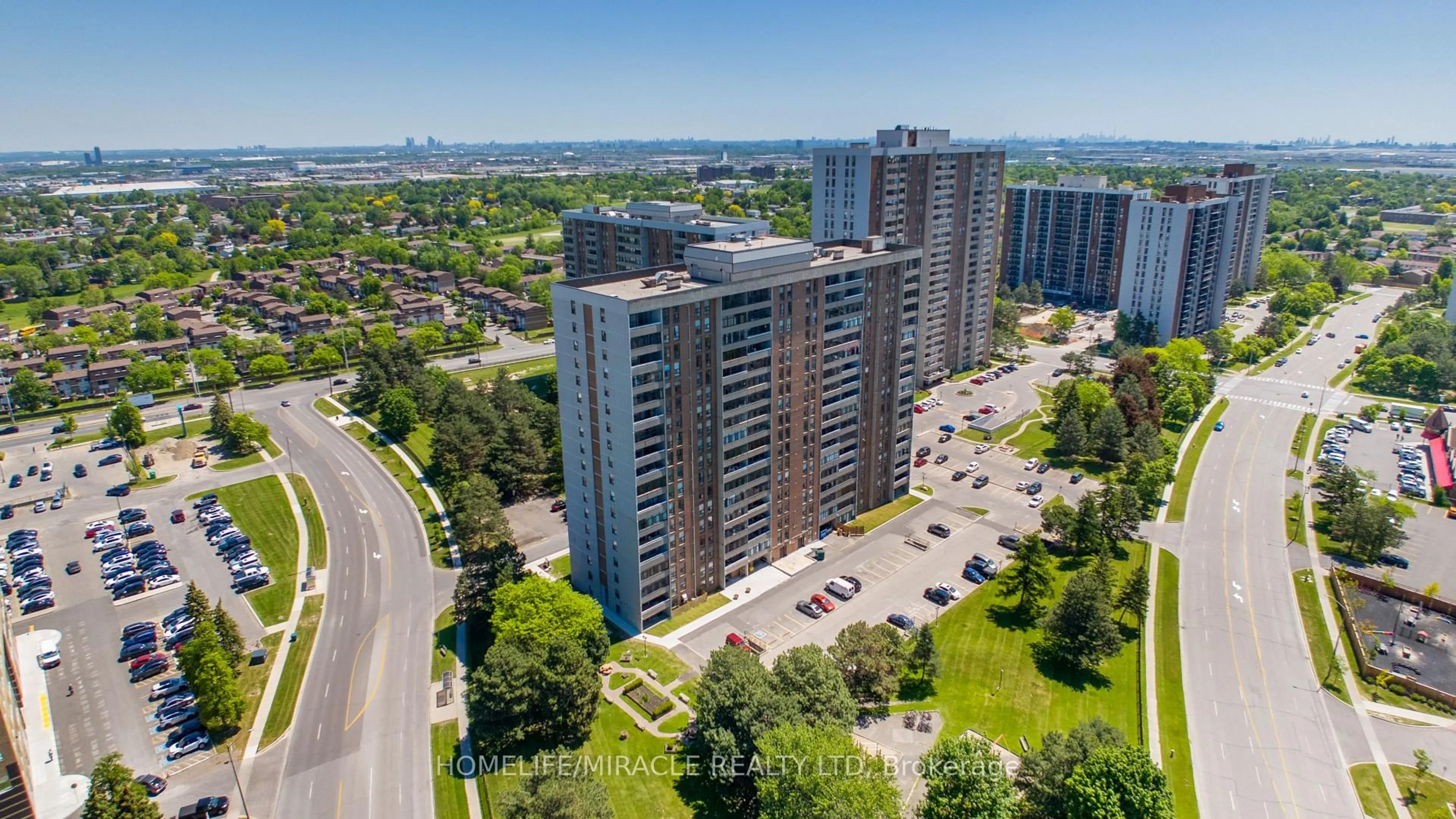 A pic from outside/outdoor area/front of a property/back of a property/a pic from drone, city buildings view from balcony for 15 Kensington Rd #907, Brampton Ontario L6T 3W2