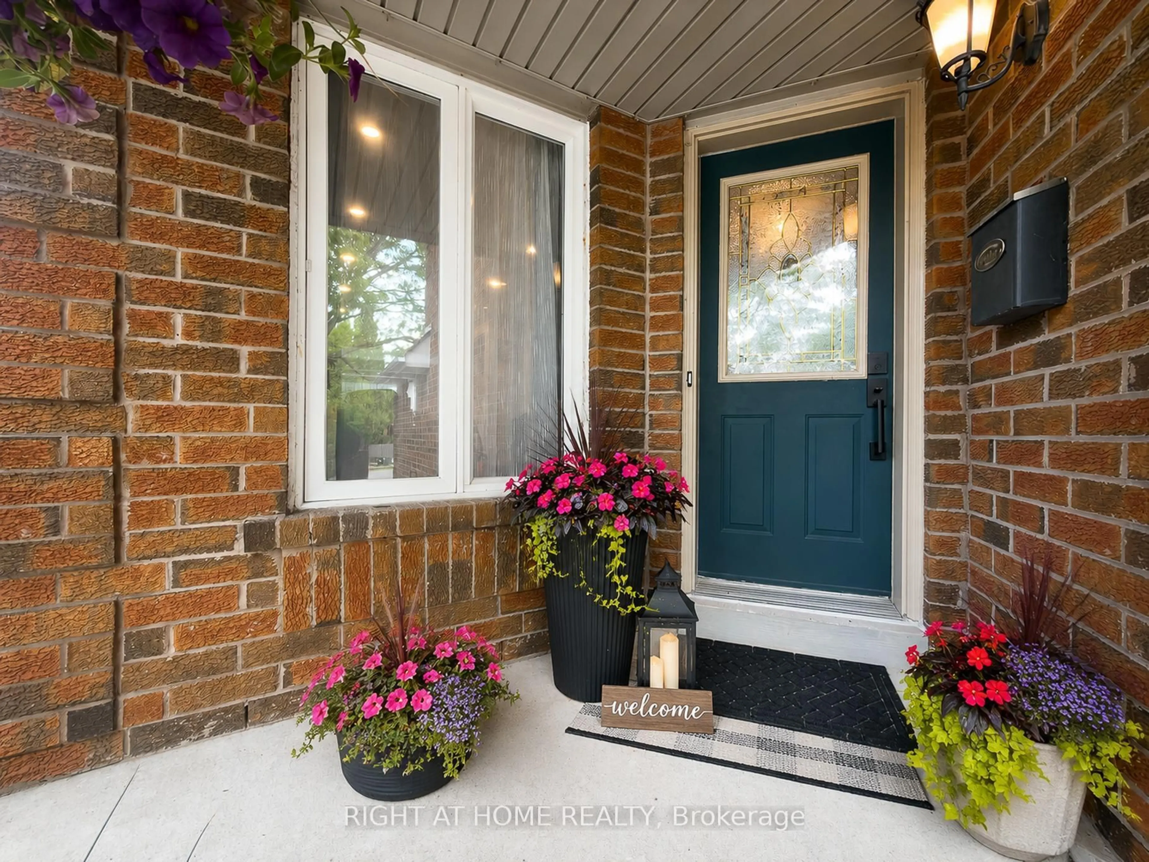 Indoor entryway for 93 Townley Cres, Brampton Ontario L6Z 4T1
