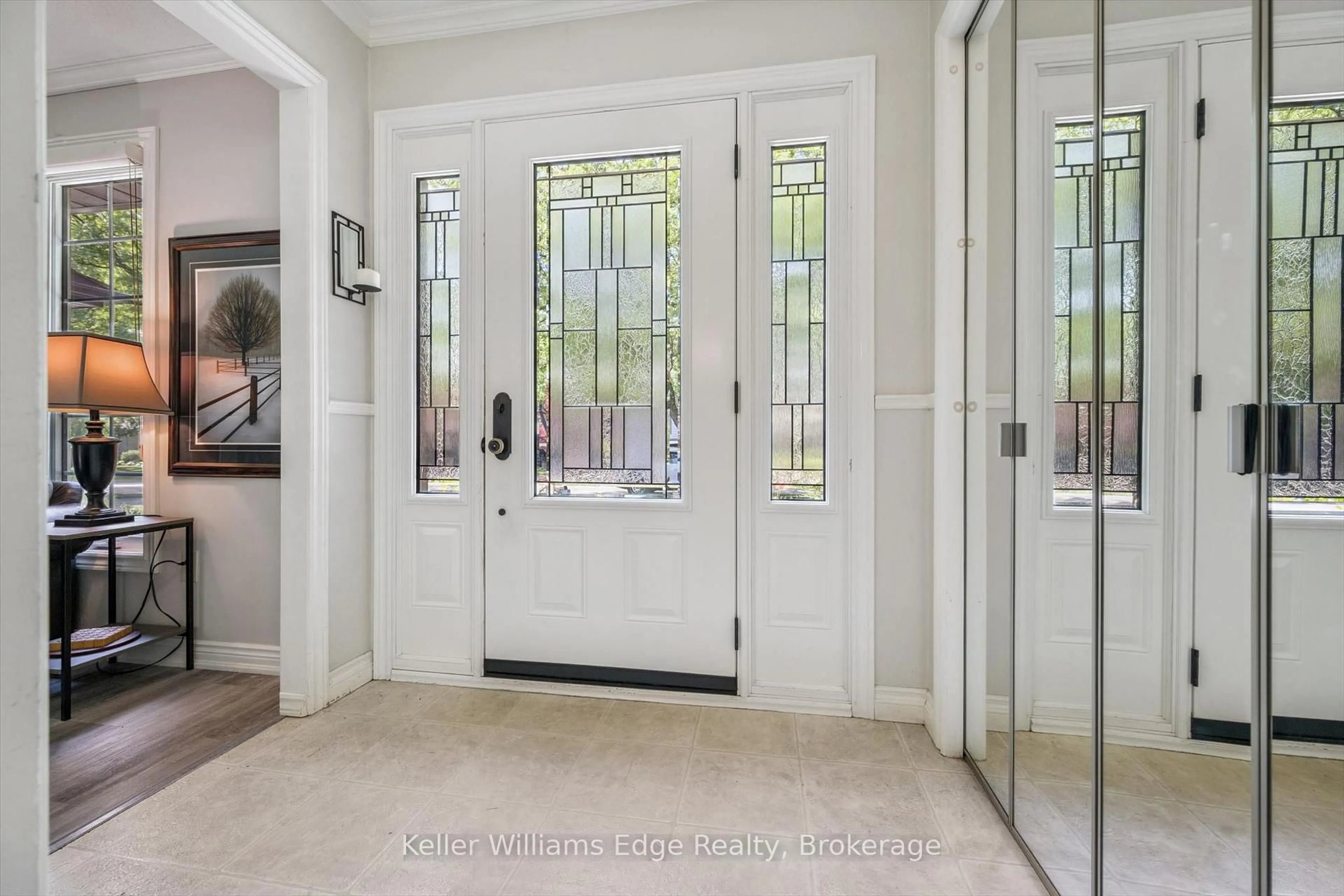 Indoor entryway for 475 Vanguard Cres, Oakville Ontario L6L 5G6