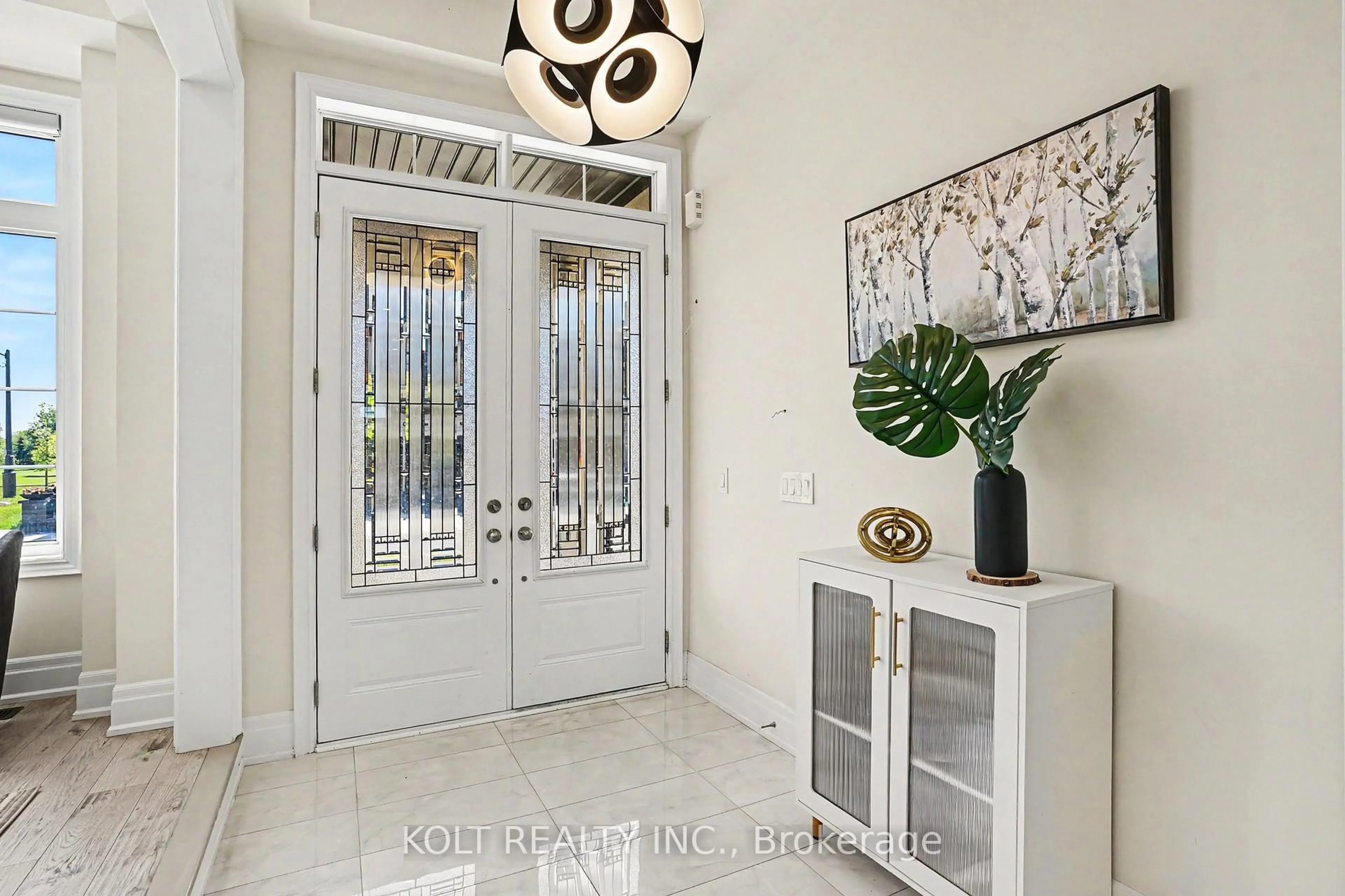 Indoor entryway for 2293 Charles Cornwall Ave, Oakville Ontario L6M 5M6