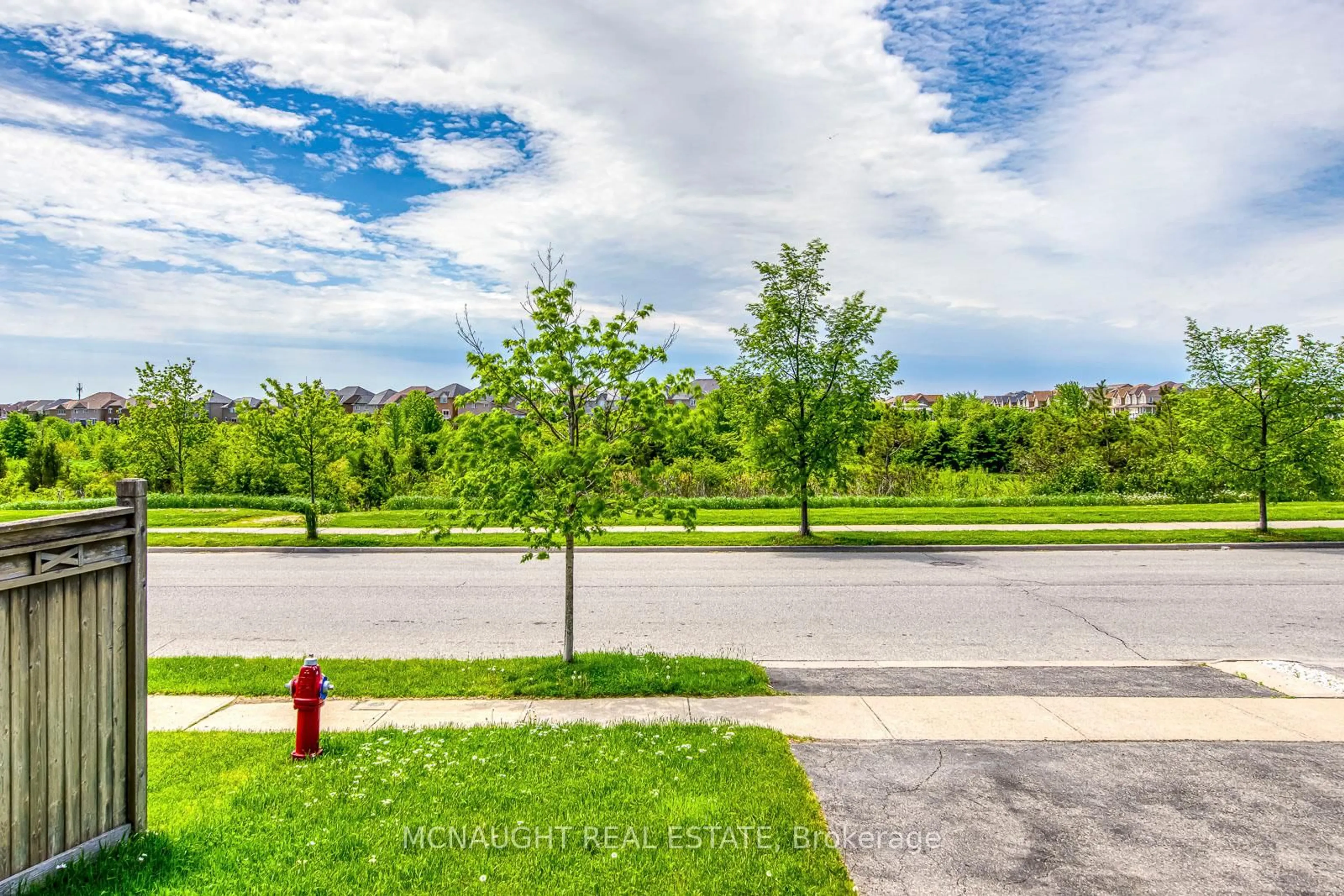 A pic from outside/outdoor area/front of a property/back of a property/a pic from drone, unknown for 200 Bellchase Tr, Brampton Ontario L6P 3S1