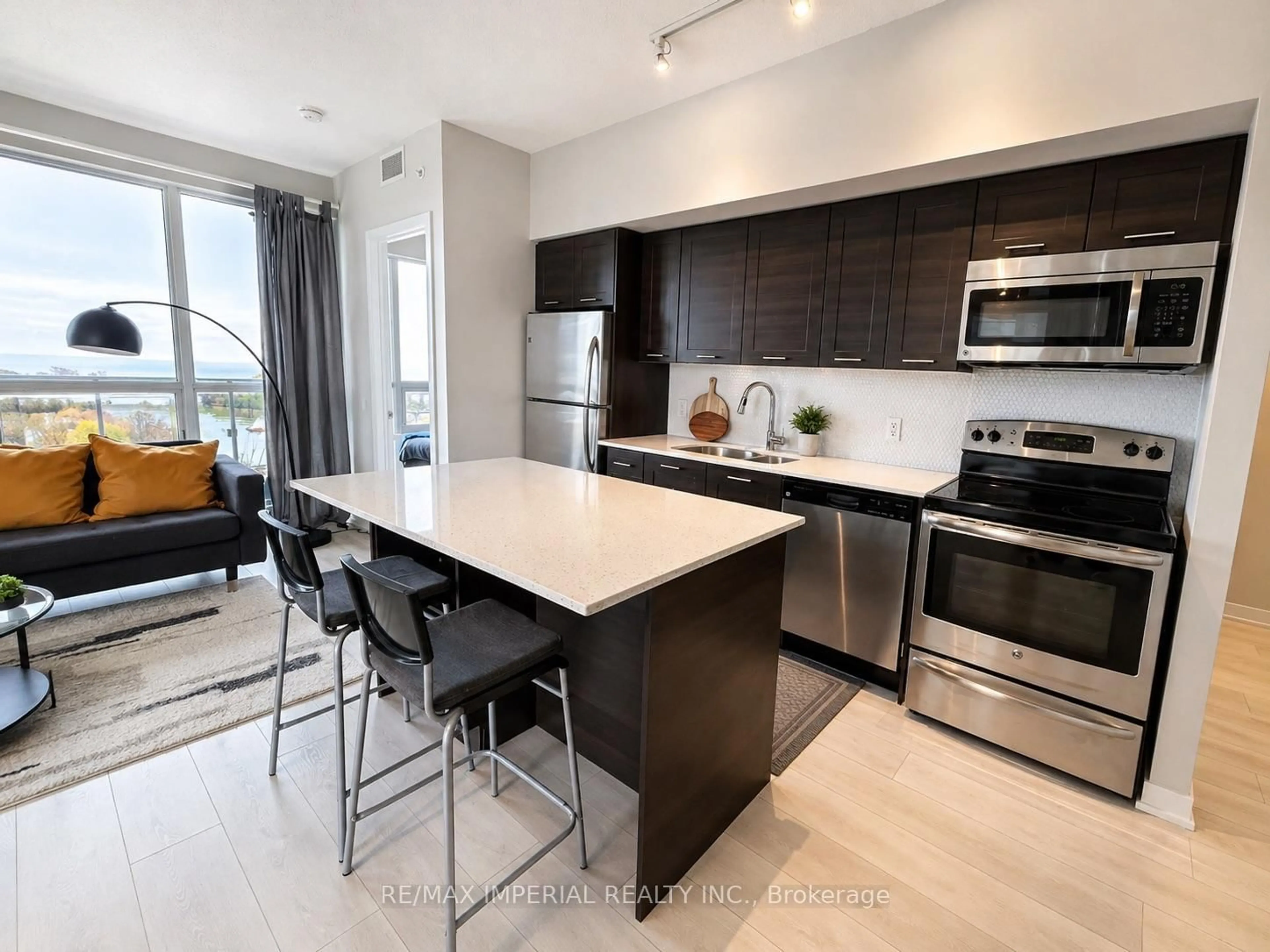 Open concept kitchen, unknown for 2212 Lake Shore Blvd #3001, Toronto Ontario M8V 0C2