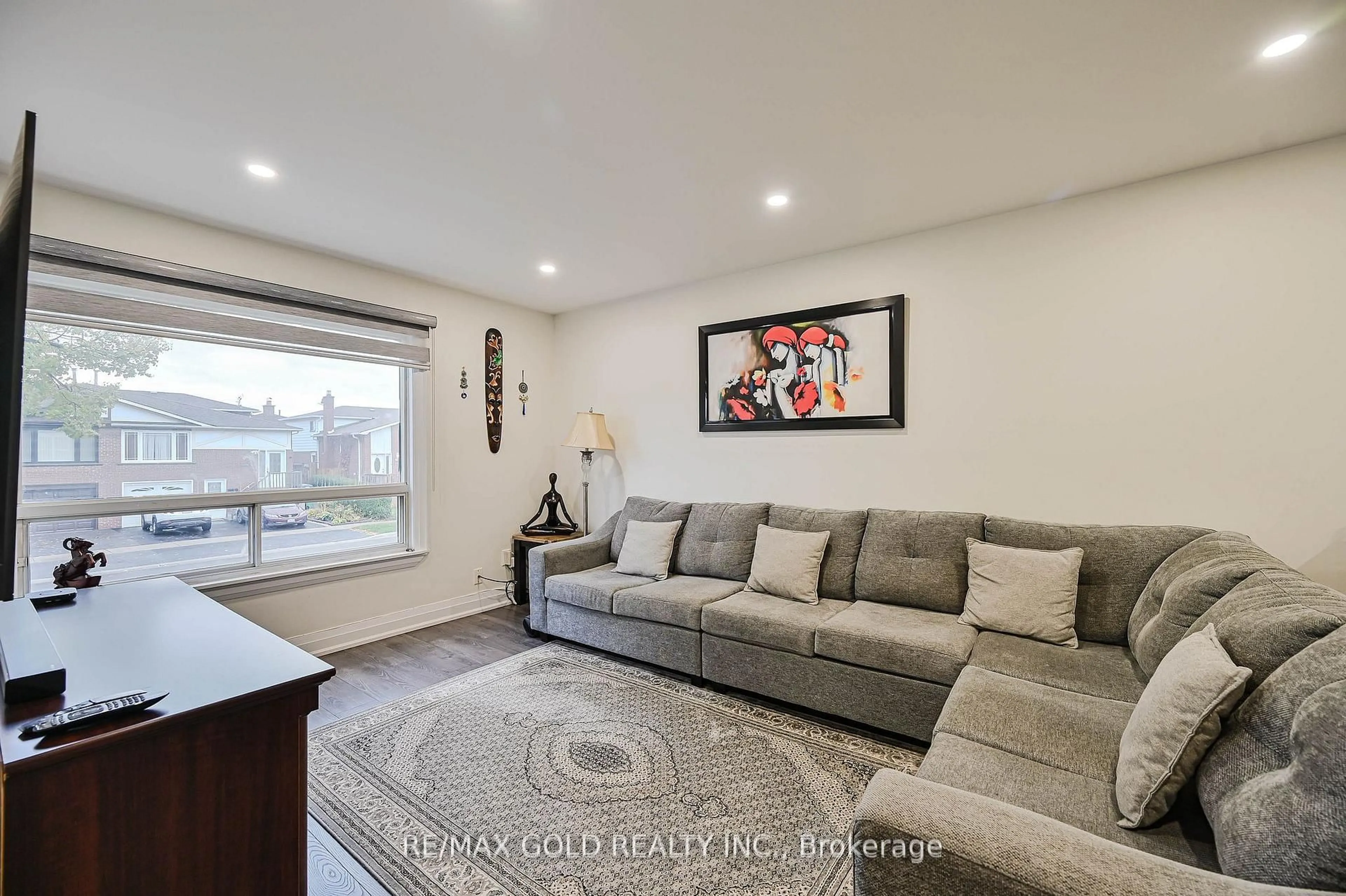Living room with furniture, unknown for 105 Skegby Rd, Brampton Ontario L6V 2T8
