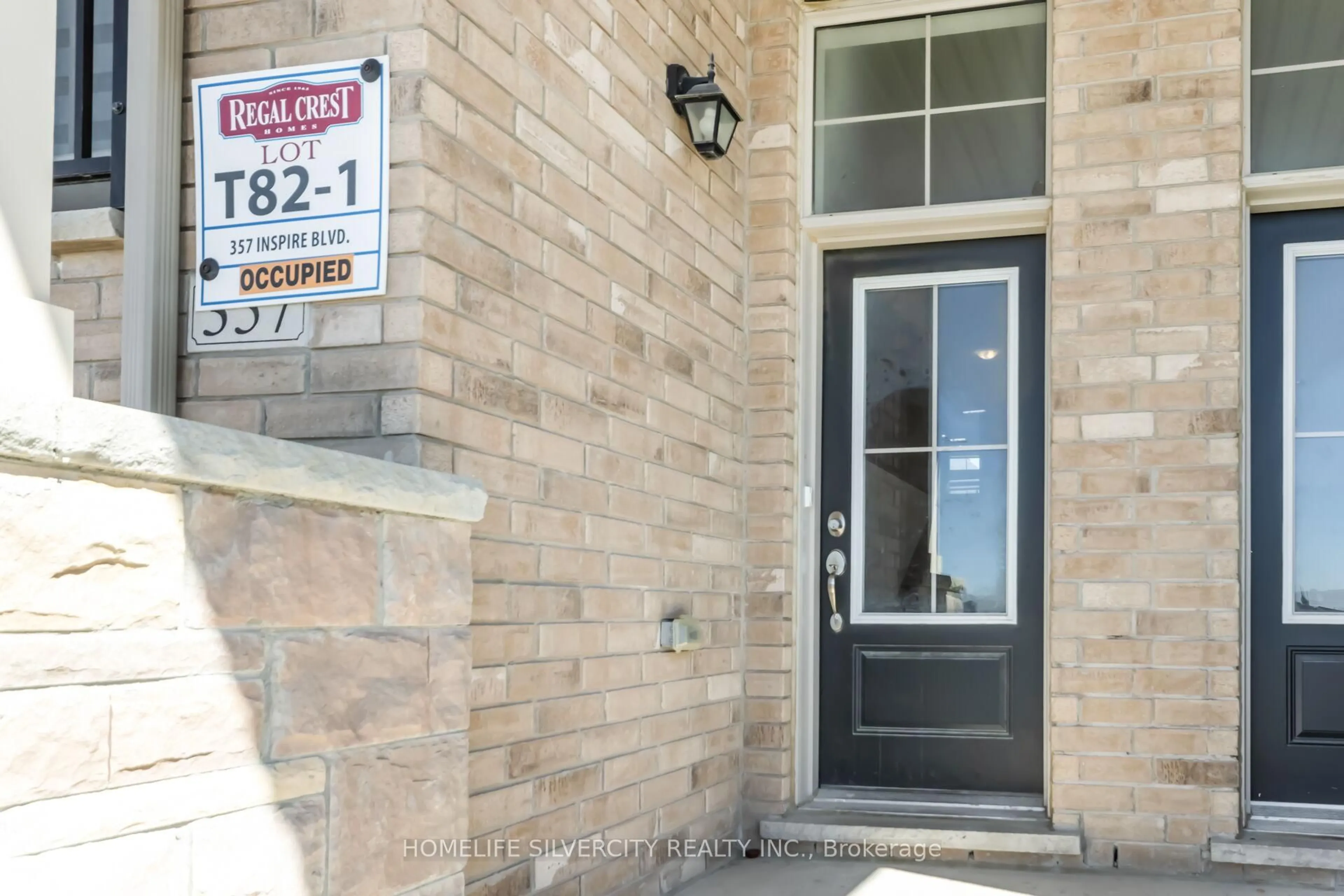 Indoor entryway for 357 Inspire Blvd, Brampton Ontario L6R 4E4