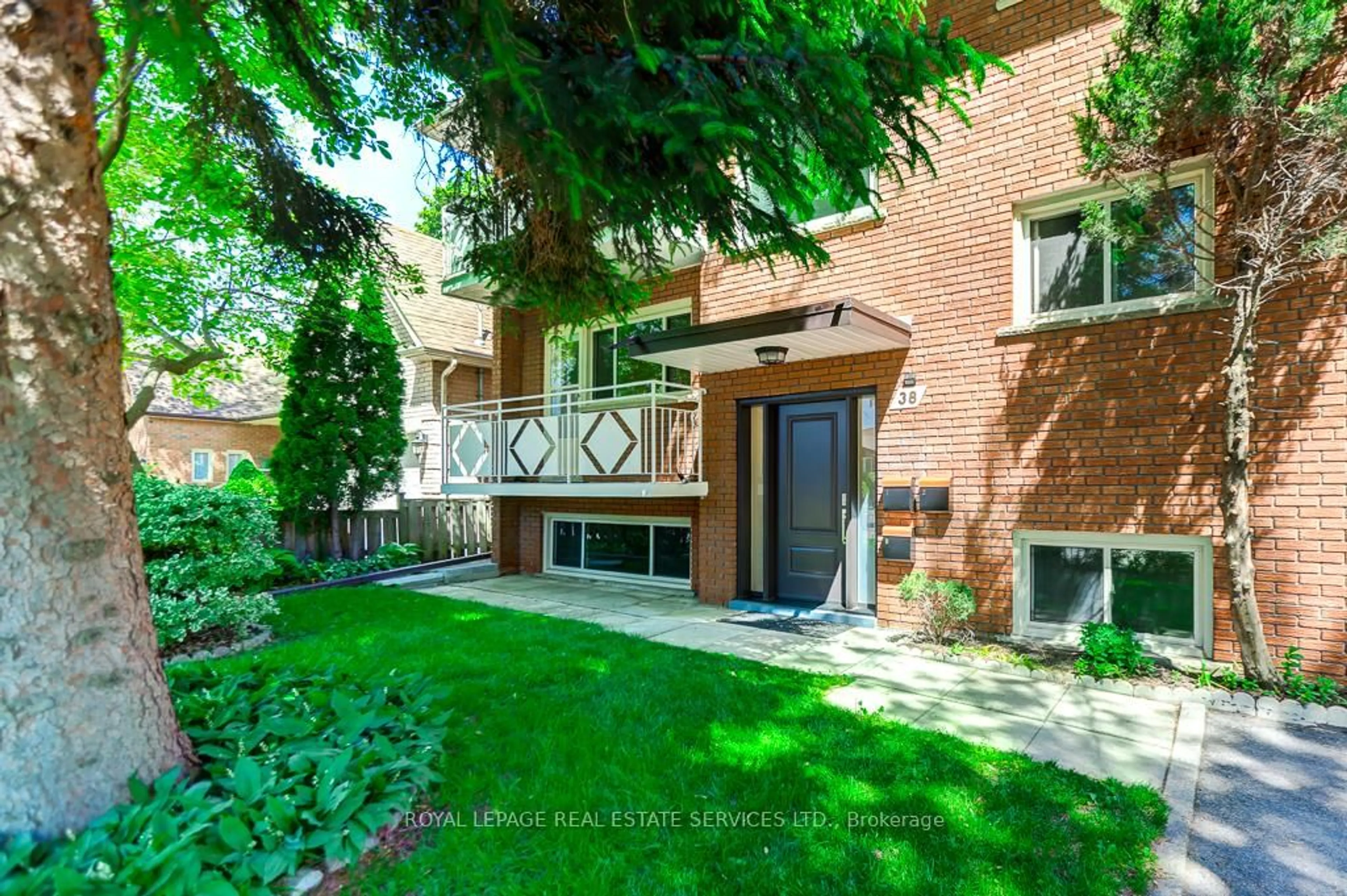 Home with brick exterior material, street for 38 Jellicoe Ave, Toronto Ontario M8W 1W1
