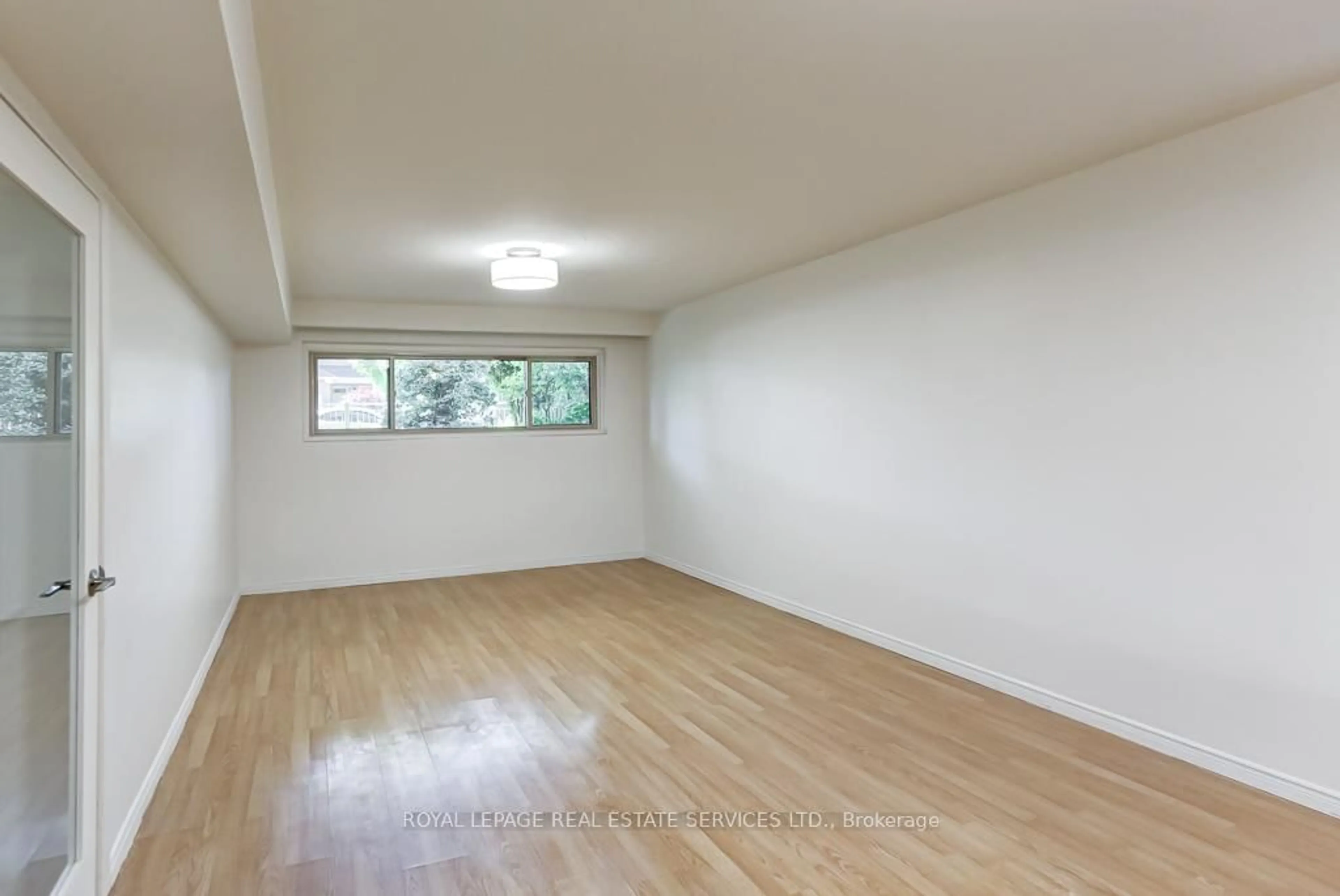 A pic of a room for 38 Jellicoe Ave, Toronto Ontario M8W 1W1