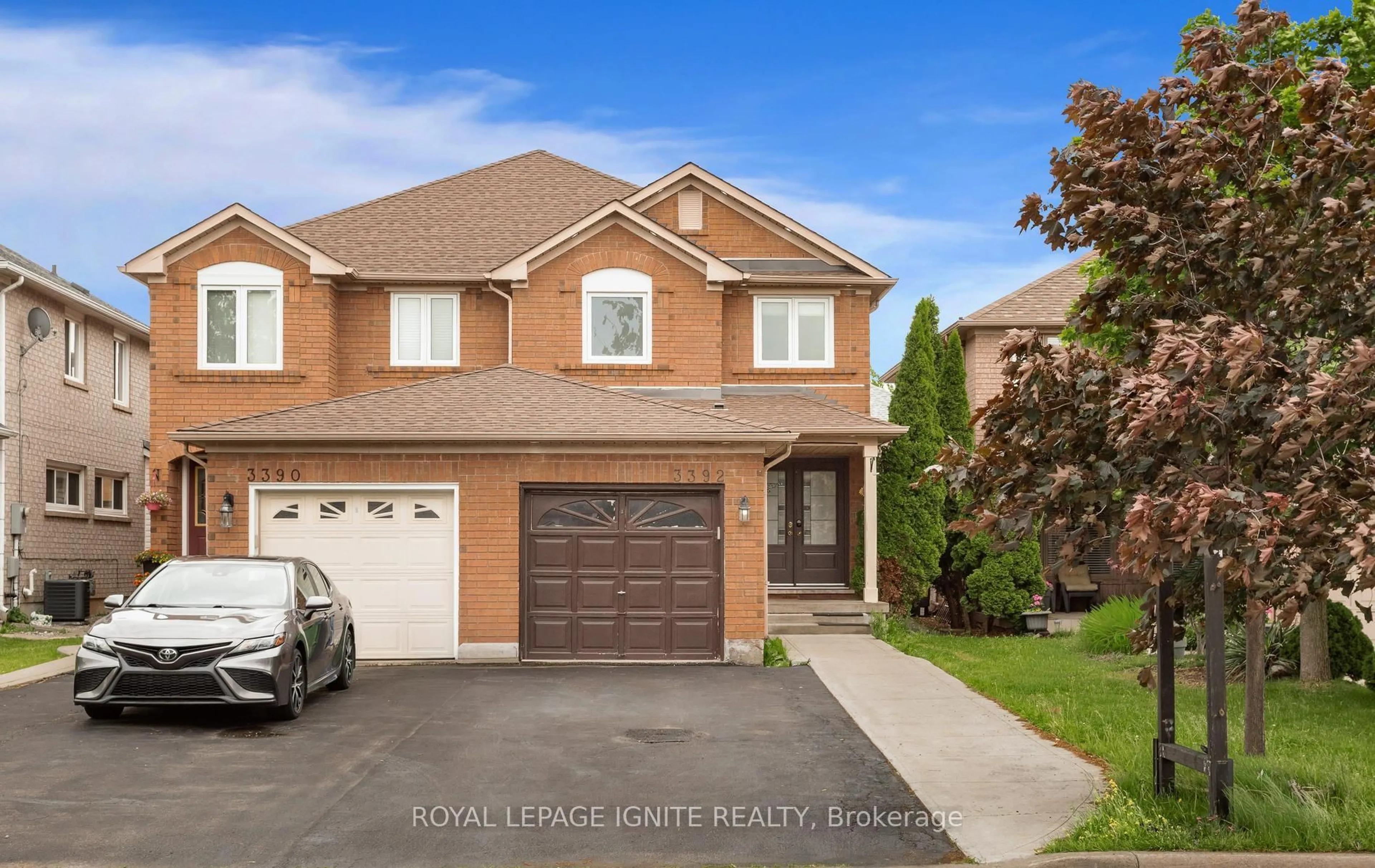 Home with brick exterior material, street for 3392 Spirea Terr, Mississauga Ontario L5N 7N3
